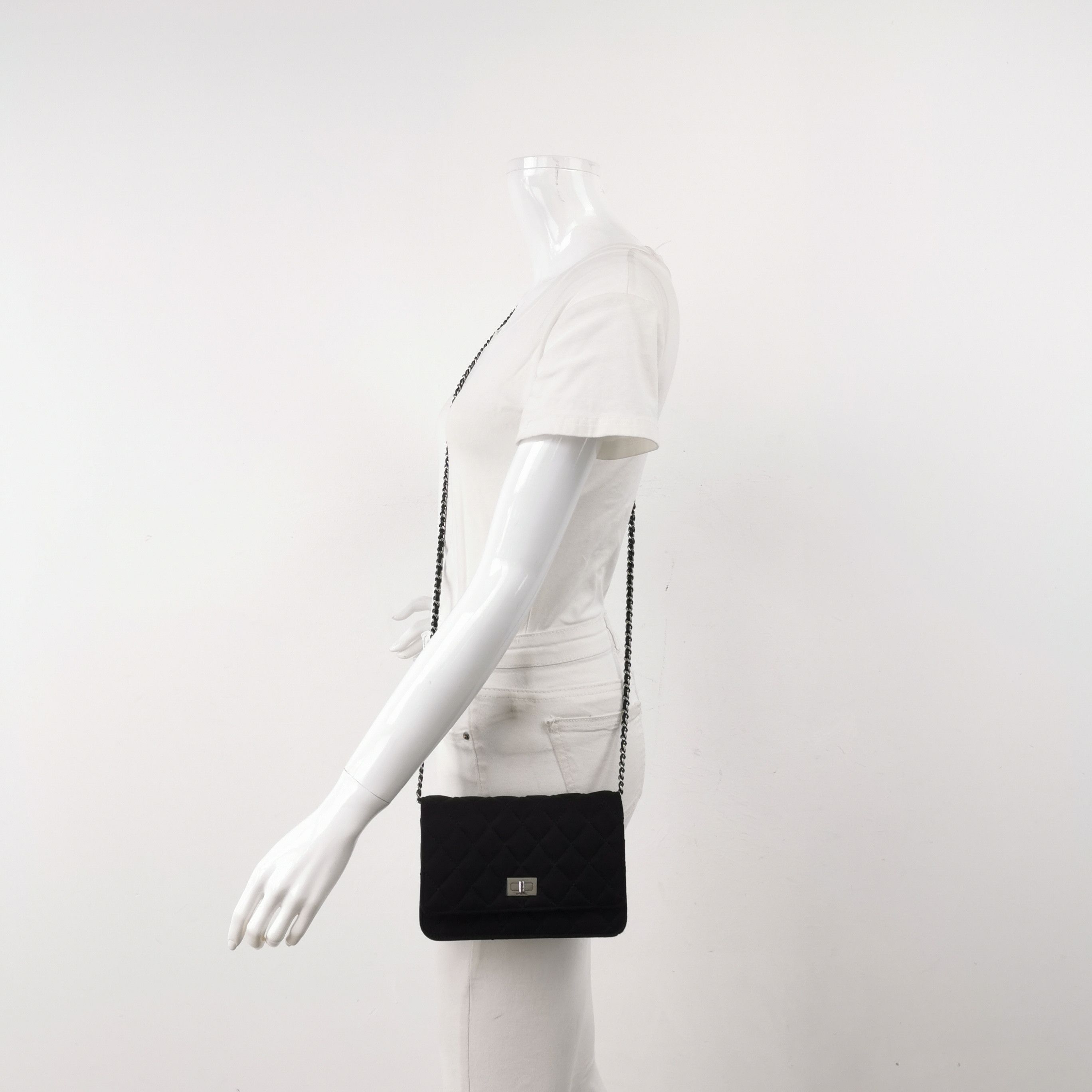 Chanel Chanel Women os Crossbody Bags Size ONE SIZE - 2 Thumbnail