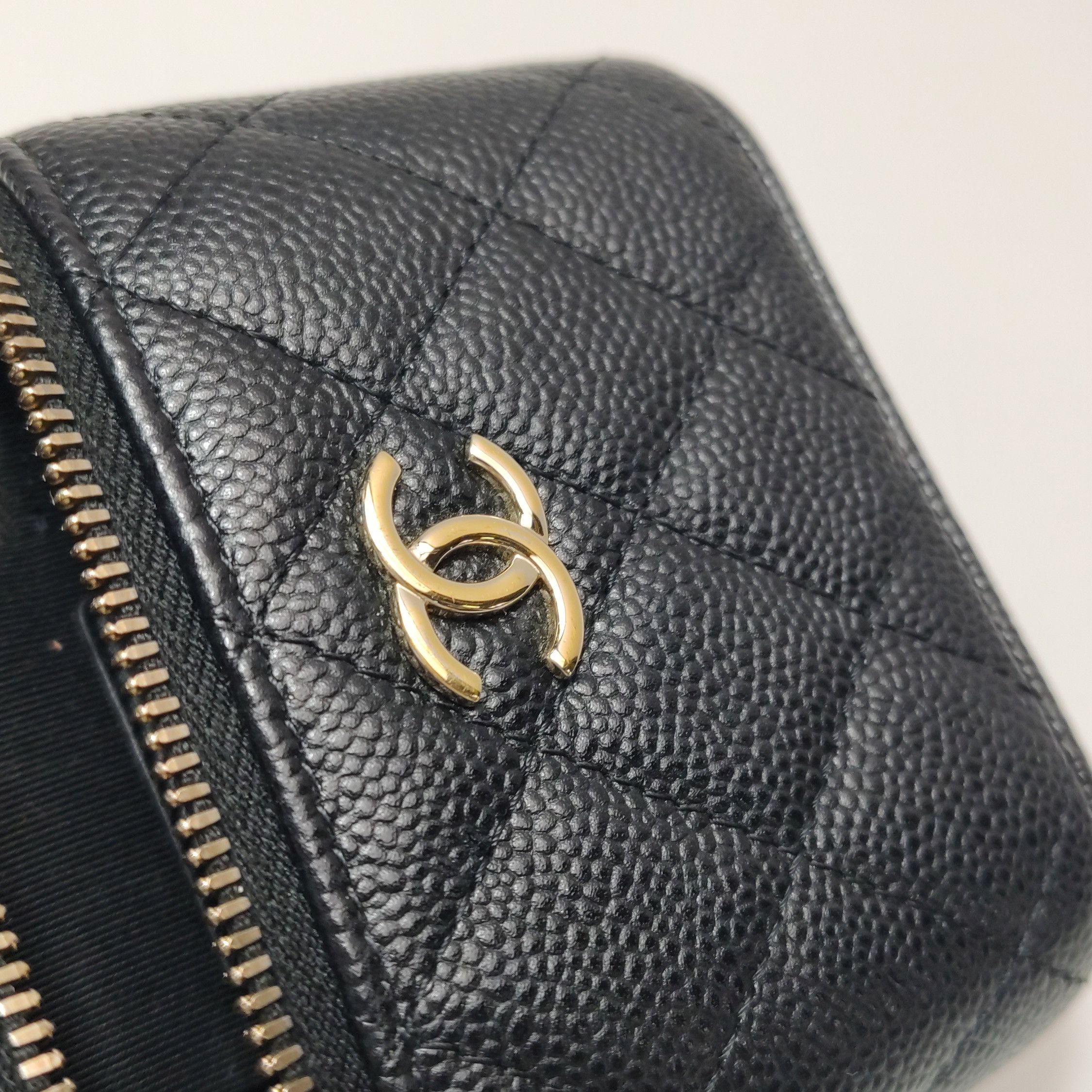 Chanel Chanel Women os Crossbody Bags Size ONE SIZE - 12 Thumbnail