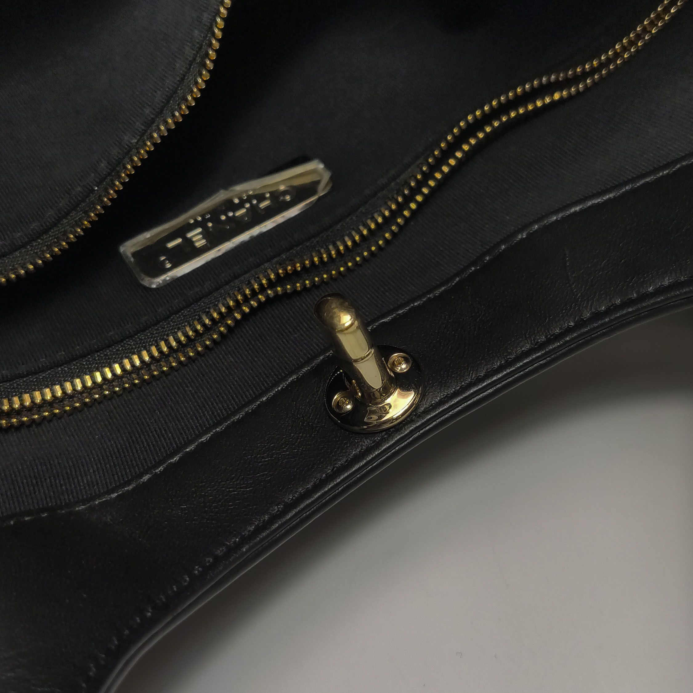 Chanel Chanel Women os Shoulder Bags Size ONE SIZE - 13 Thumbnail