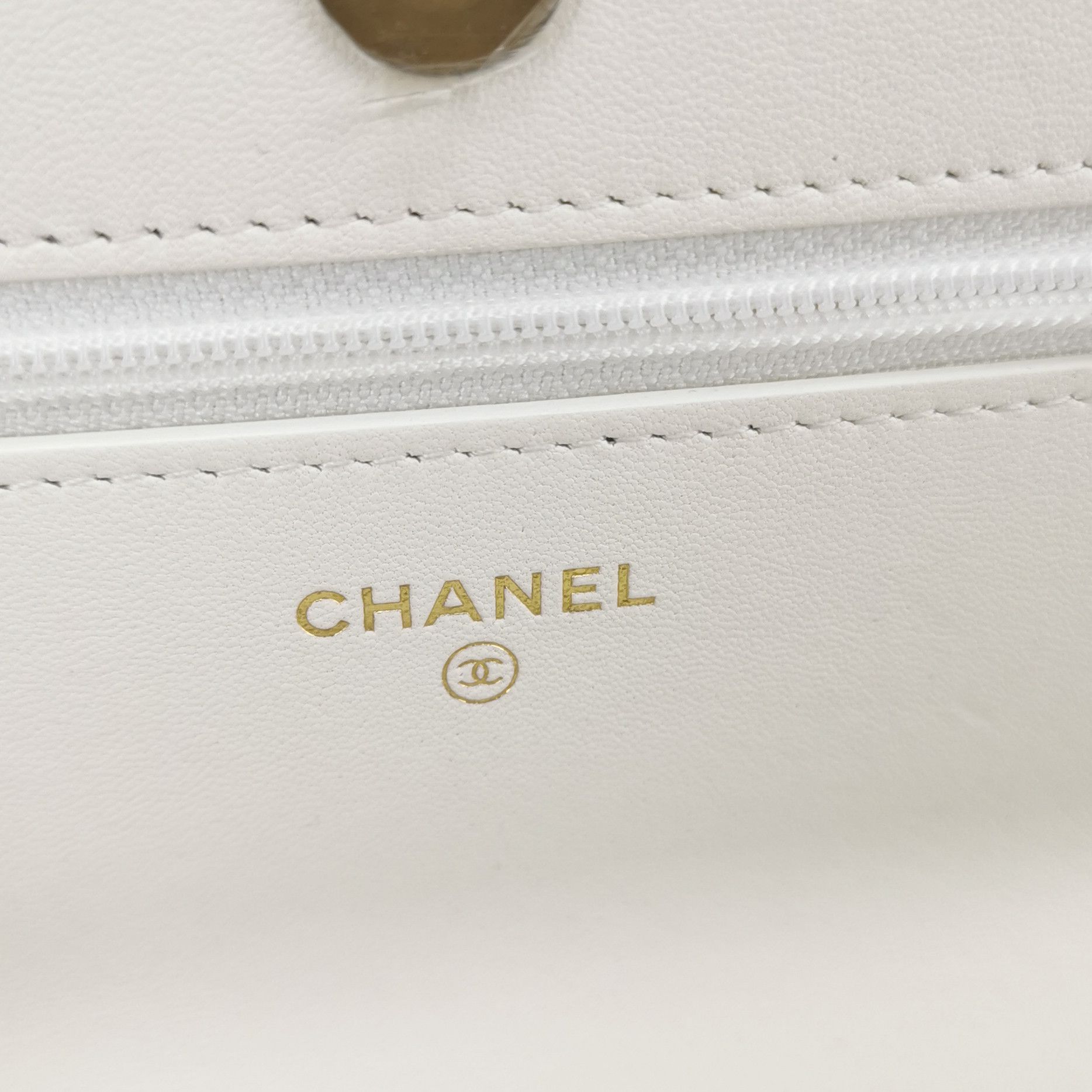Chanel Chanel Women os Shoulder Bags Size ONE SIZE - 8 Thumbnail