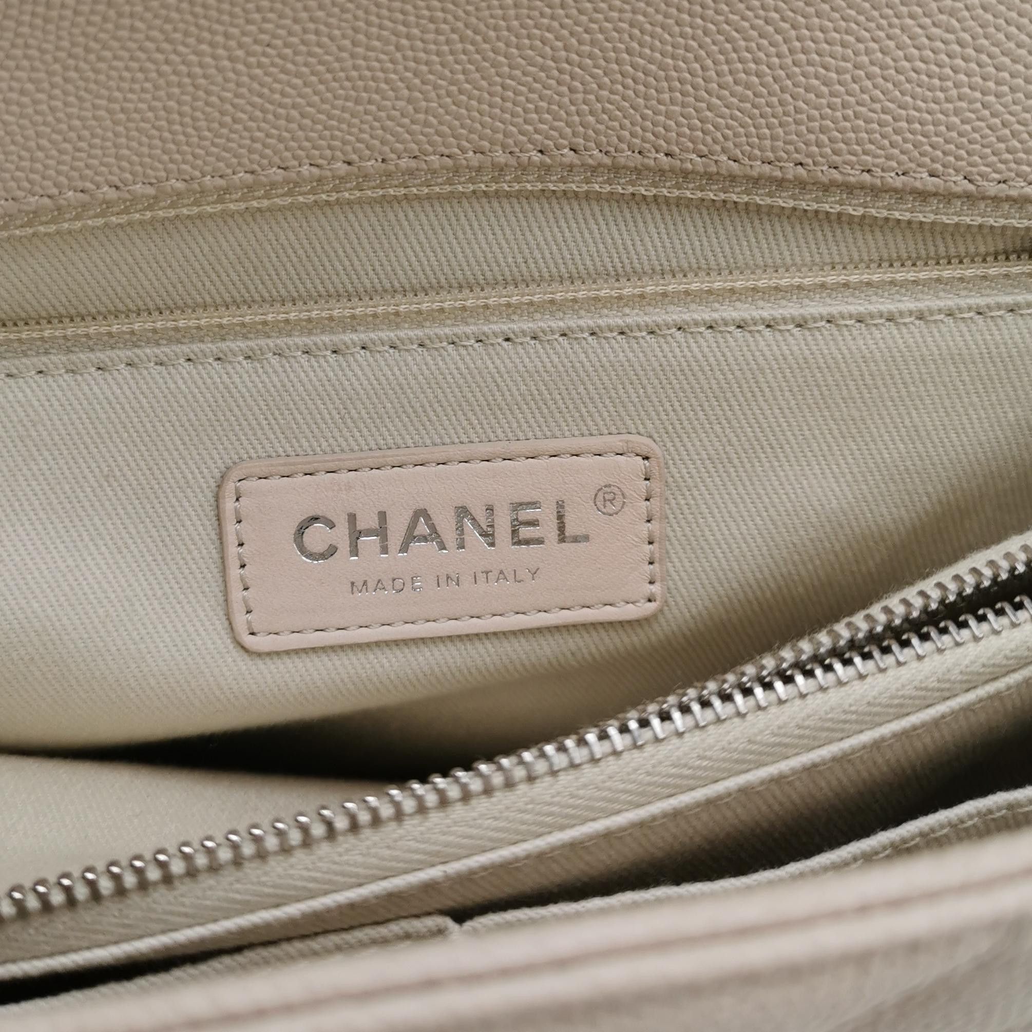 Chanel Chanel Women os Shoulder Bags Size ONE SIZE - 8 Thumbnail