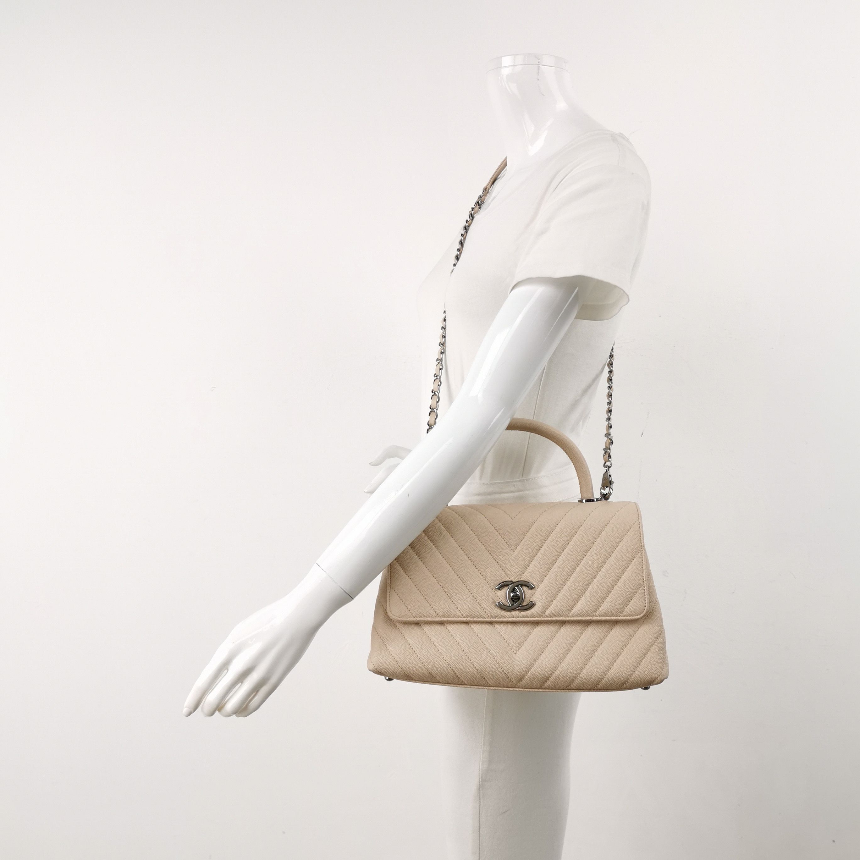 Chanel Chanel Women os Shoulder Bags Size ONE SIZE - 2 Thumbnail