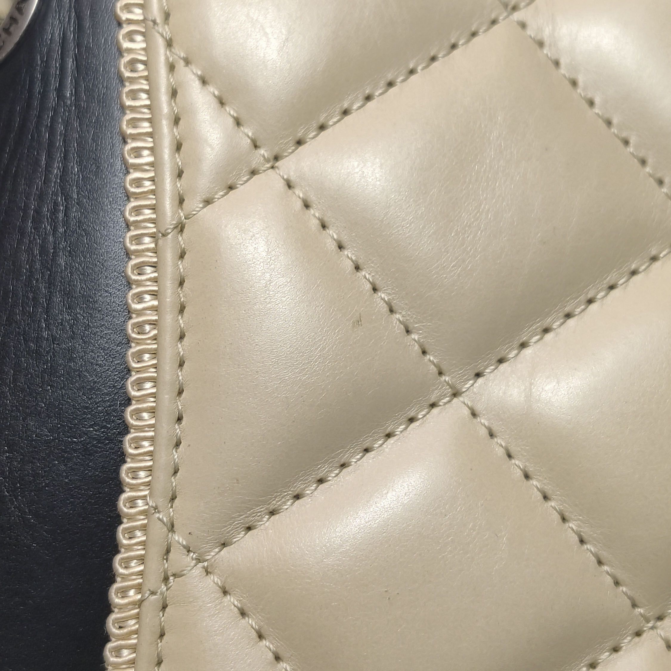Chanel Chanel Women os Shoulder Bags Size ONE SIZE - 23 Thumbnail