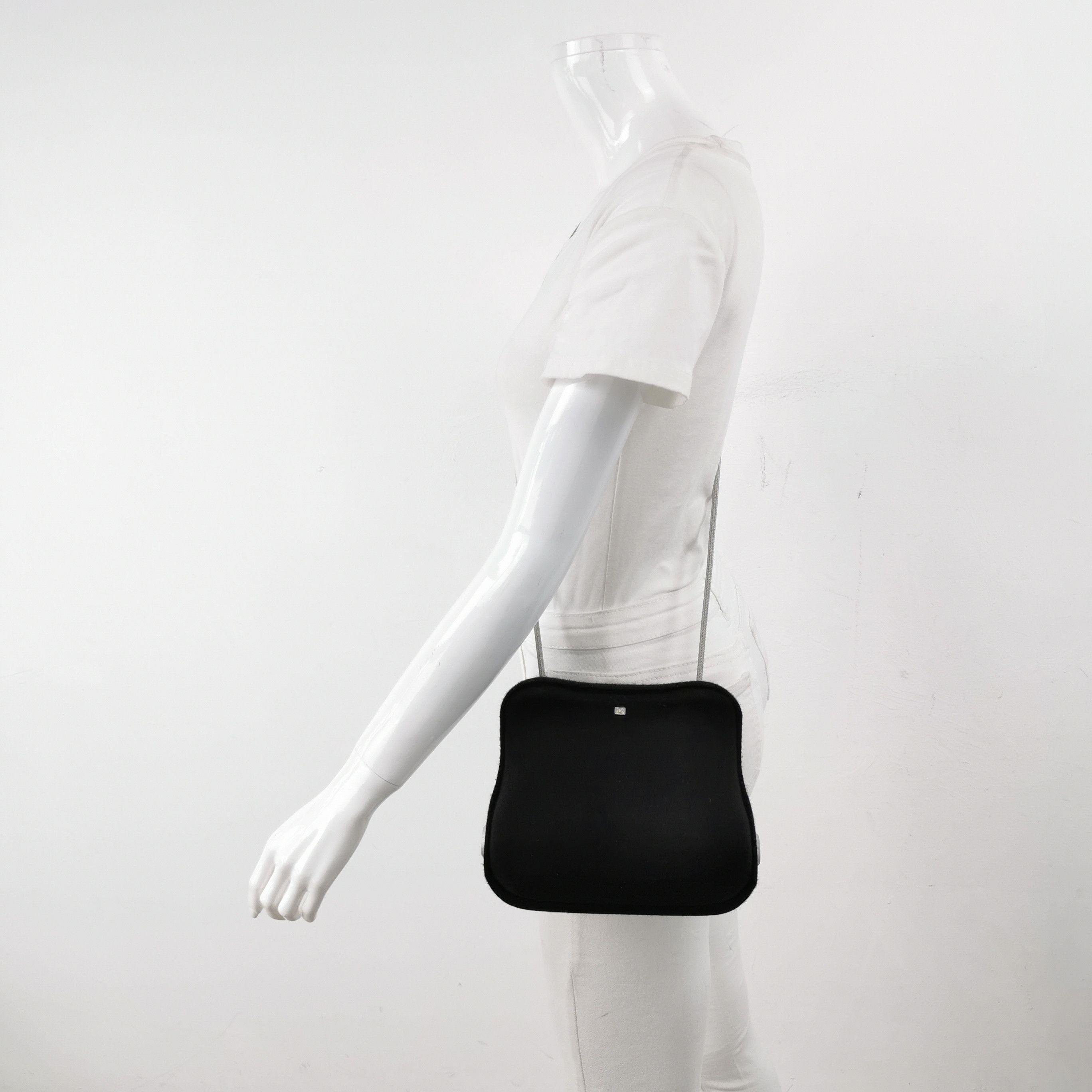 Chanel Chanel Women os Shoulder Bags Size ONE SIZE - 2 Thumbnail