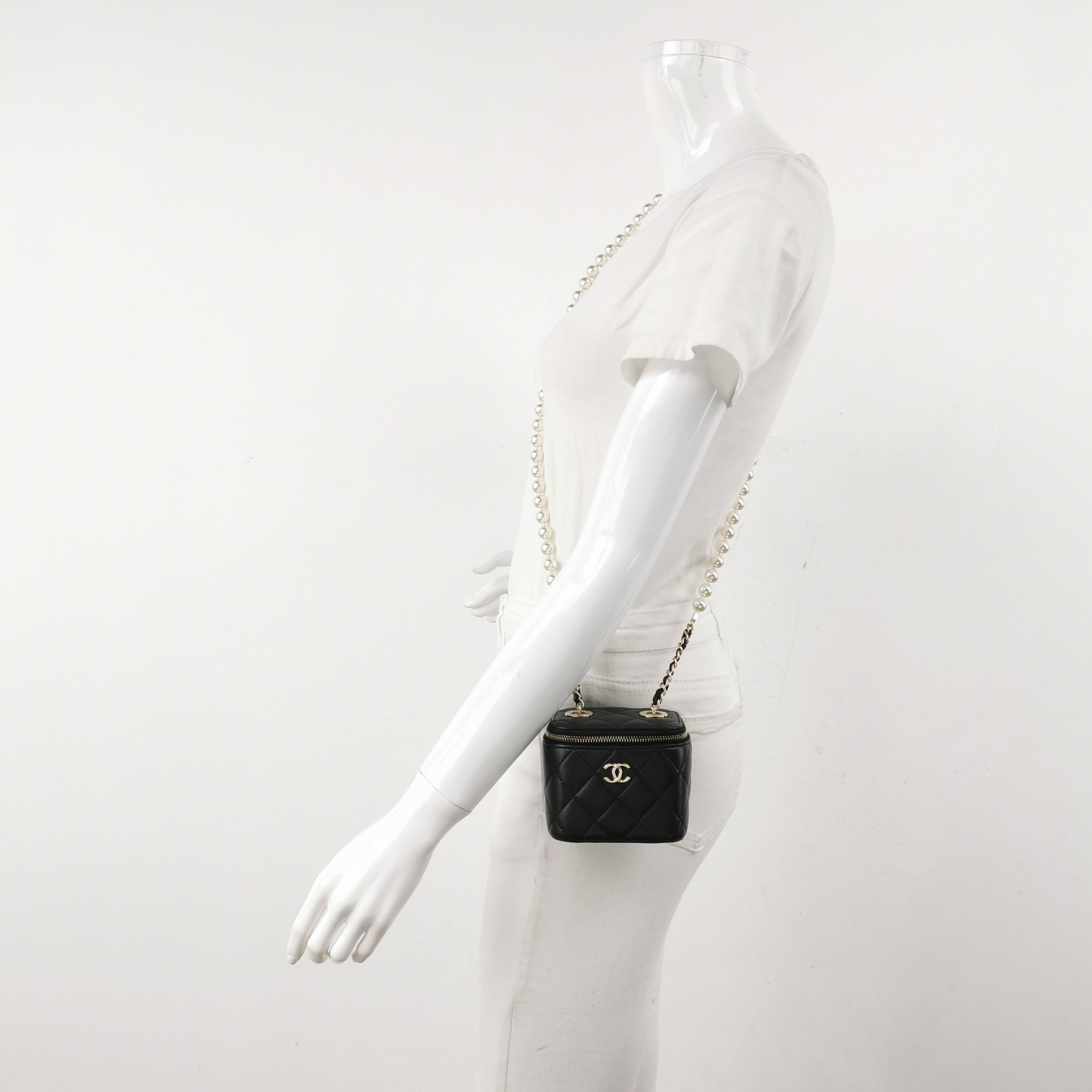 Chanel Chanel Women os Shoulder Bags Size ONE SIZE - 2 Thumbnail