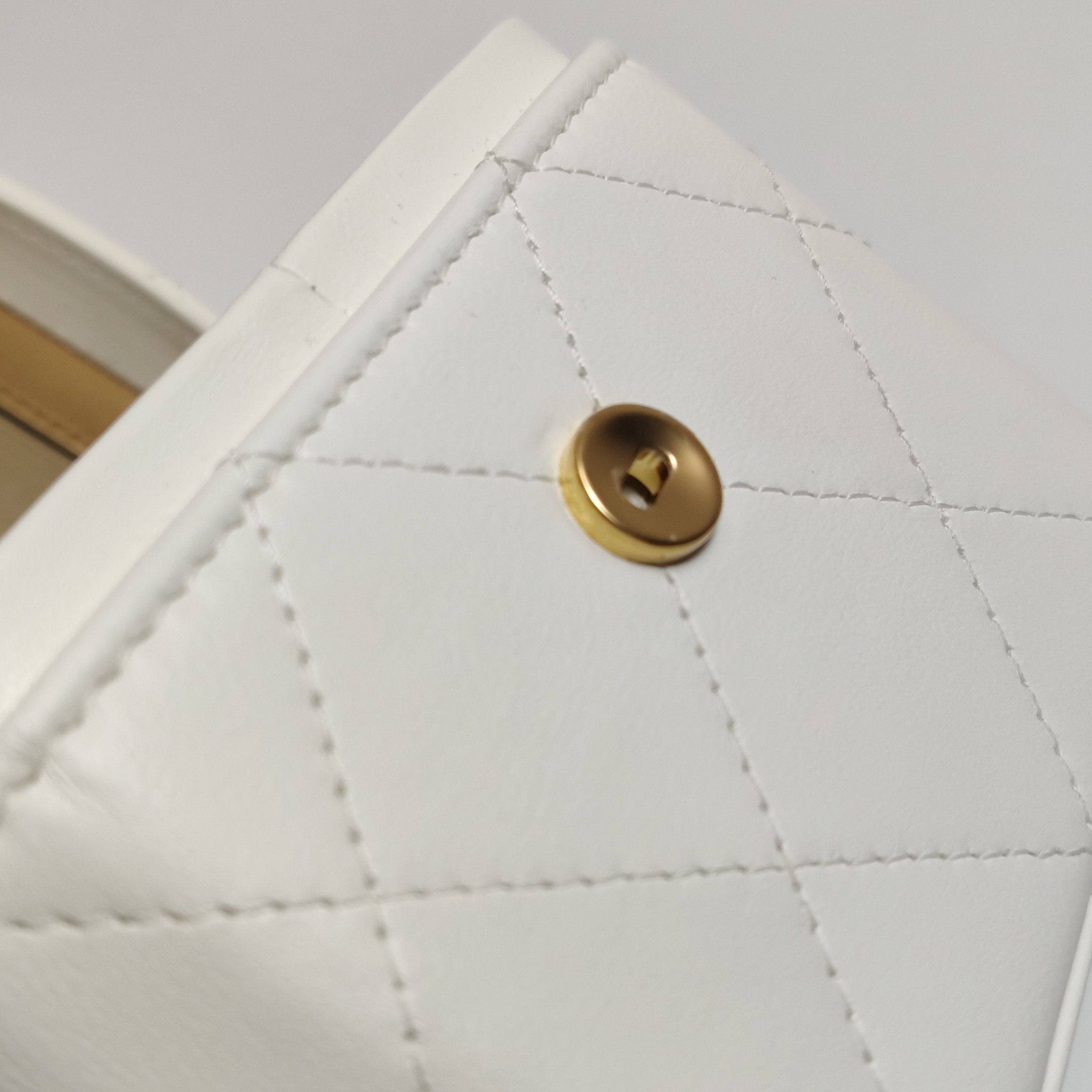 Chanel Chanel Women os Shoulder Bags Size ONE SIZE - 12 Thumbnail