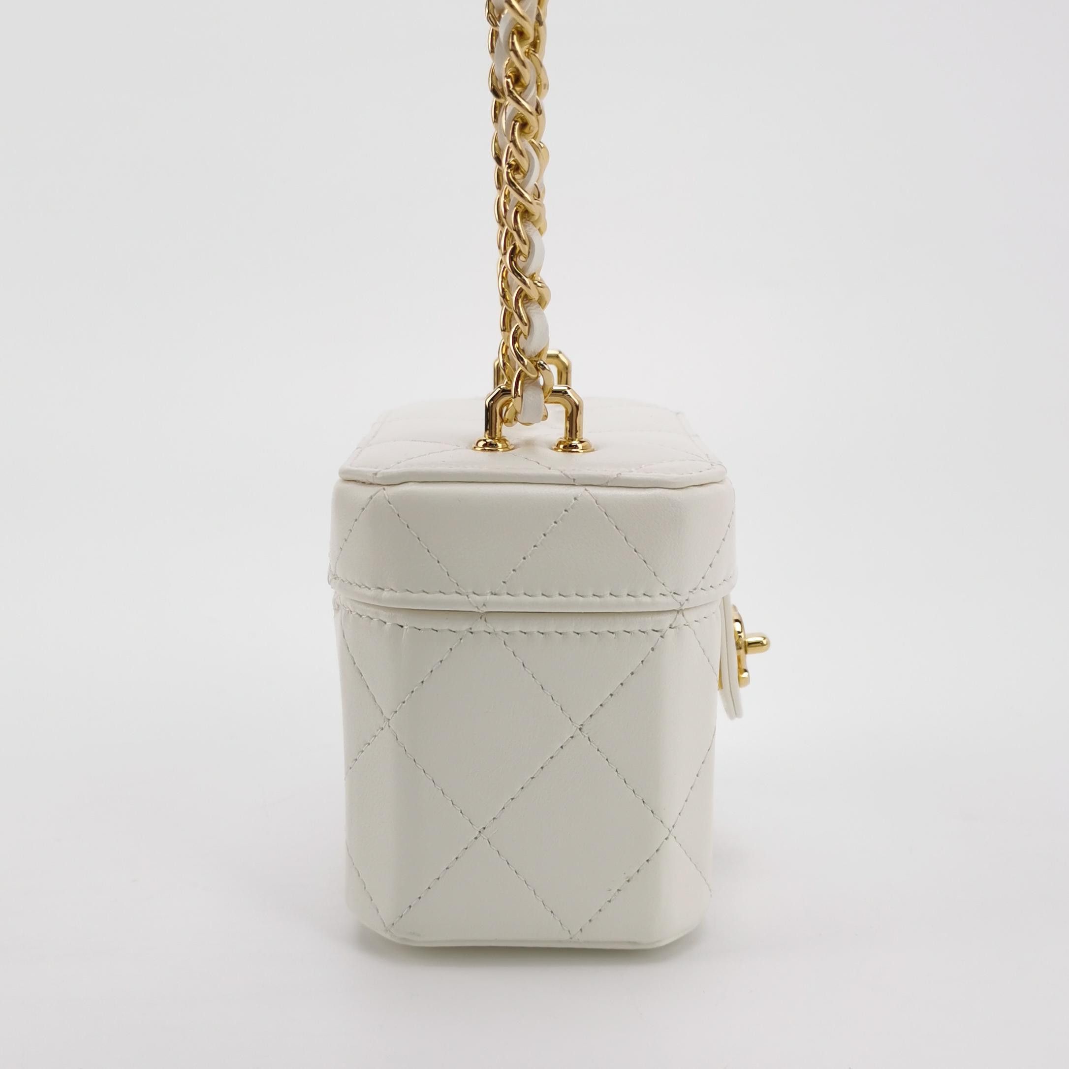 Chanel Chanel Women os Shoulder Bags Size ONE SIZE - 4 Thumbnail