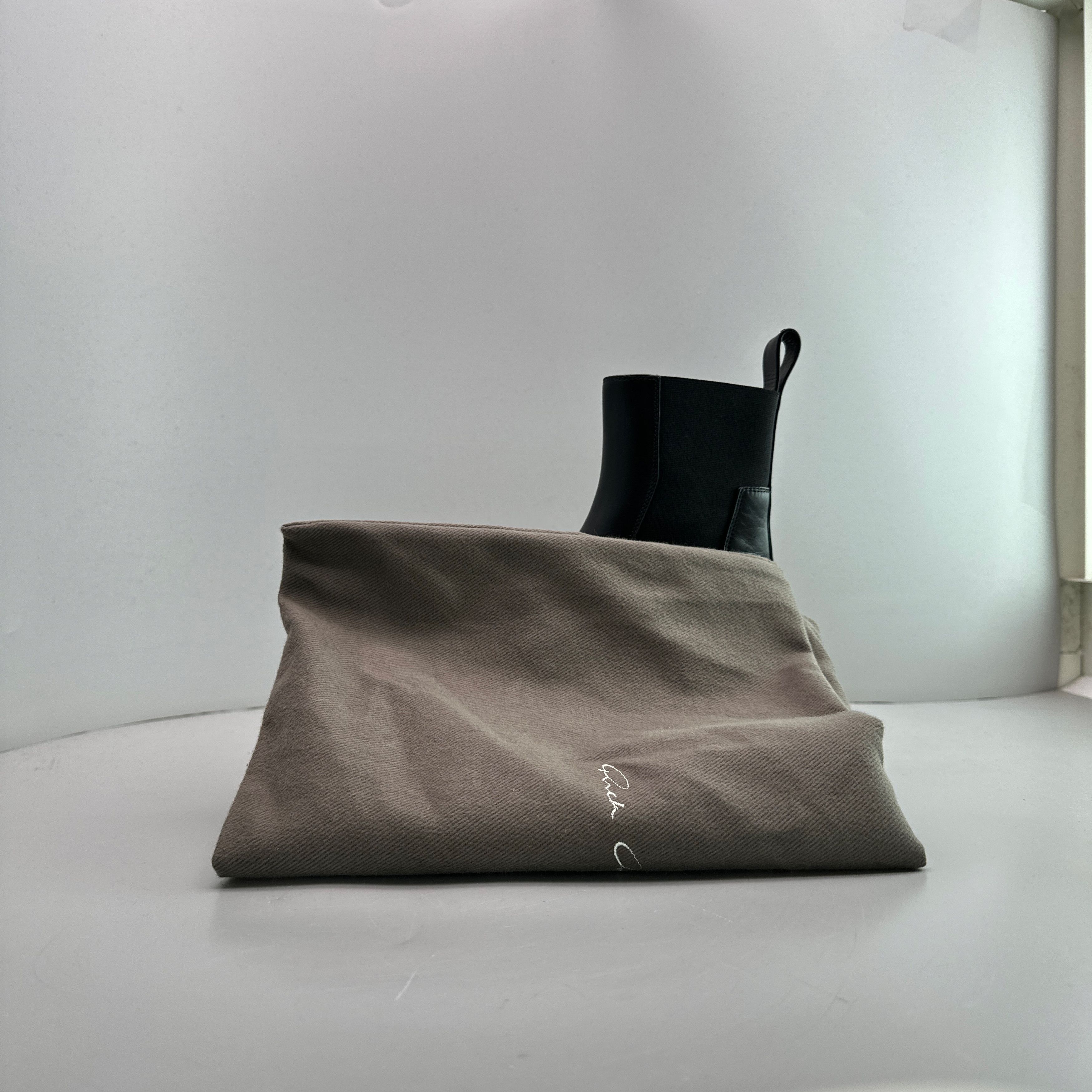 Rick Owens Rick Owens Black Lug Sole Chelsea Boots Size 35 Size US 5 / IT 35 - 10 Thumbnail