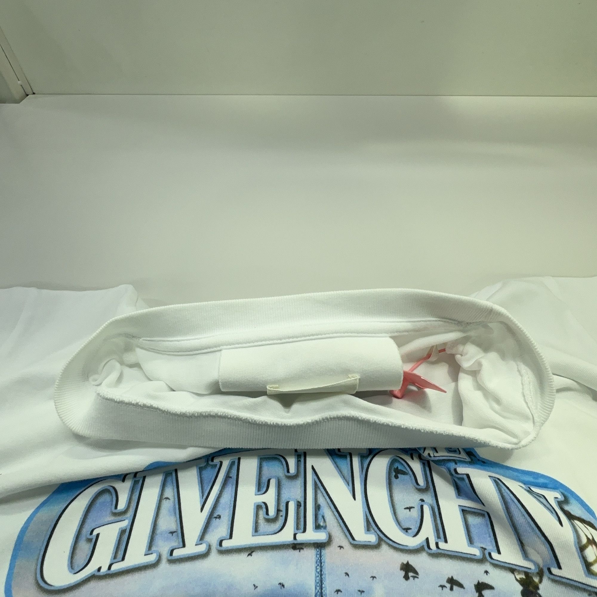 Givenchy Givenchy Paris Victorious Graphic T-Shirt Size L Size US L / EU 52-54 / 3 - 6 Thumbnail