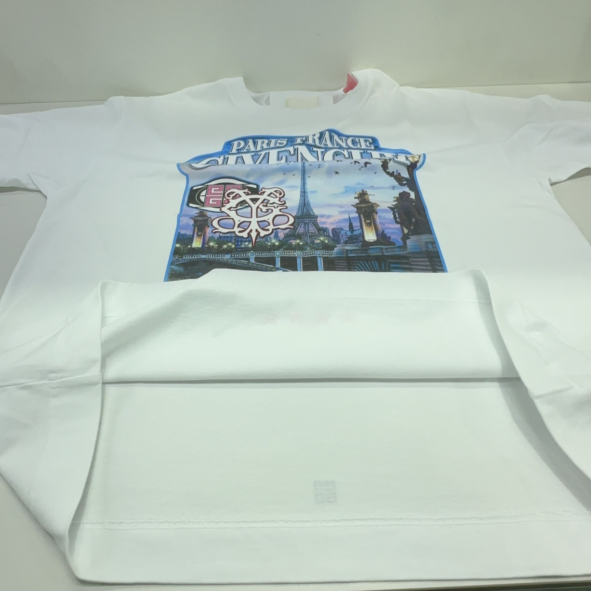 Givenchy Givenchy Paris Victorious Graphic T-Shirt Size L Size US L / EU 52-54 / 3 - 8 Thumbnail