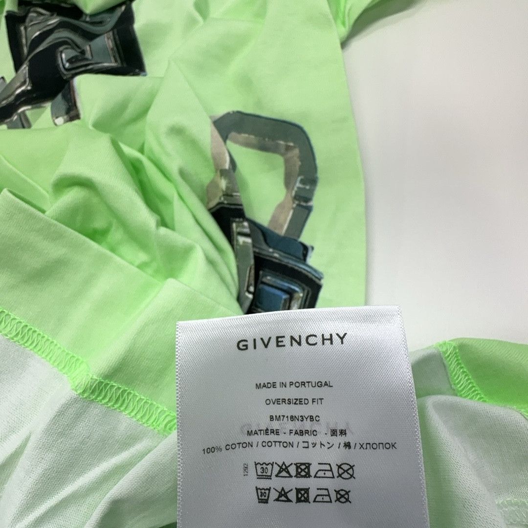 Givenchy Givenchy Padlock Print T-Shirt Size XL Size US XL / EU 56 / 4 - 3 Thumbnail