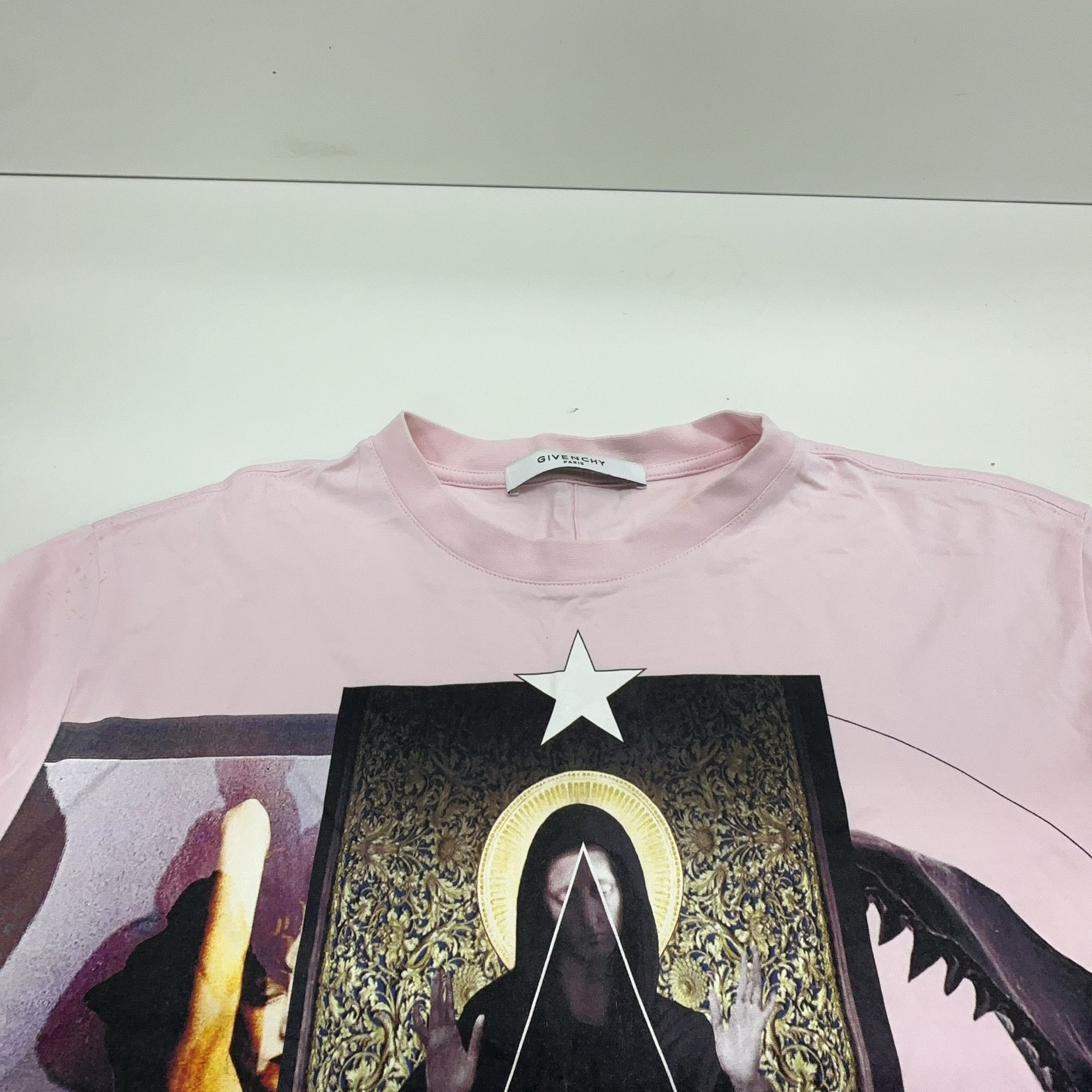 Givenchy Givenchy Graphic Print T-Shirt Pink XS Size US XS / EU 42 / 0 - 6 Thumbnail