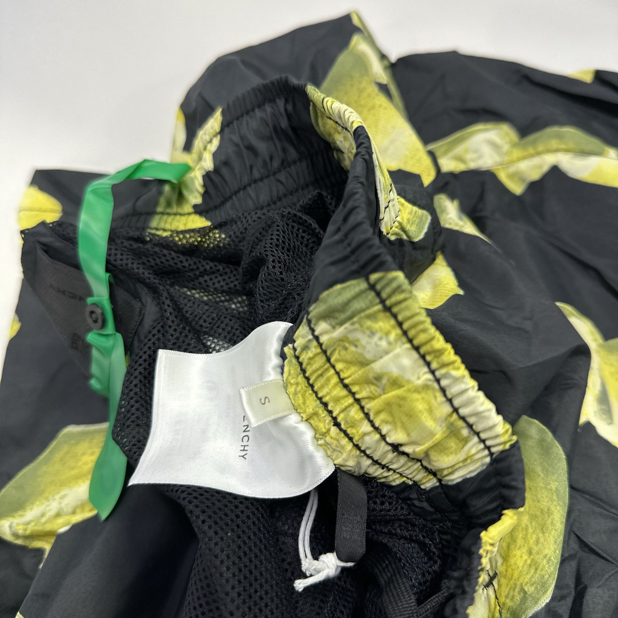 Givenchy Givenchy Lemon Print Swimwear Size S Size US 30 / EU 46 - 4 Thumbnail