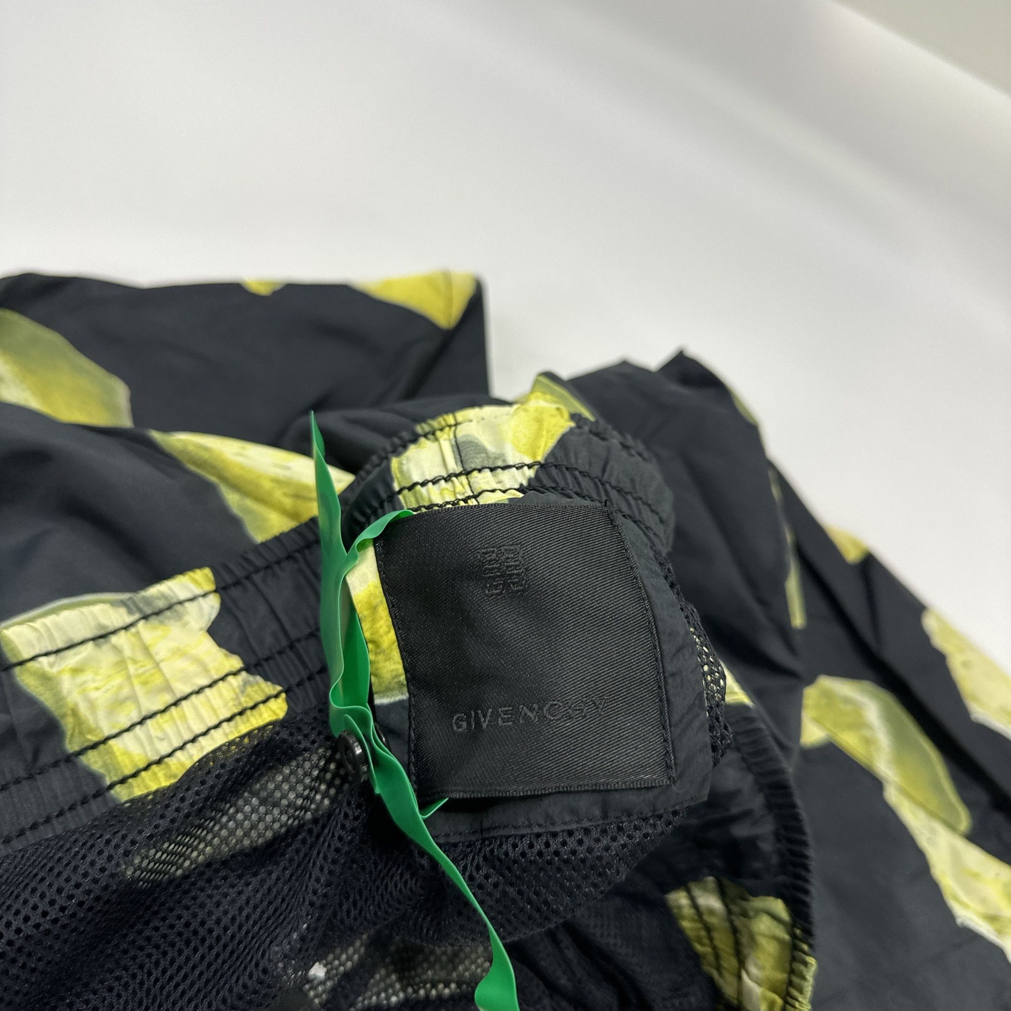 Givenchy Givenchy Lemon Print Swimwear Size S Size US 30 / EU 46 - 3 Thumbnail
