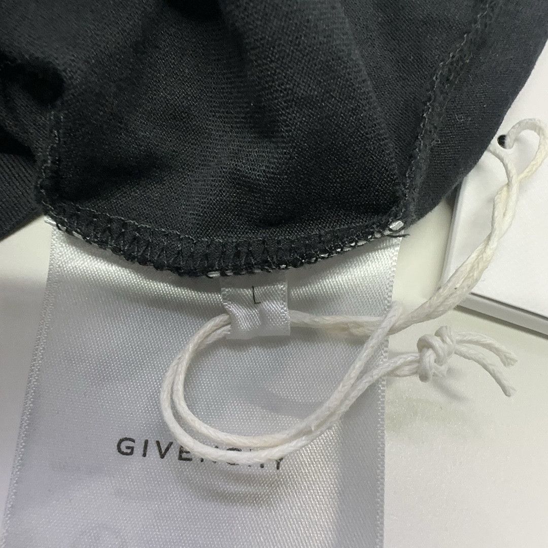 Givenchy Givenchy Logo T-Shirt Size L Size US L / EU 52-54 / 3 - 5 Thumbnail