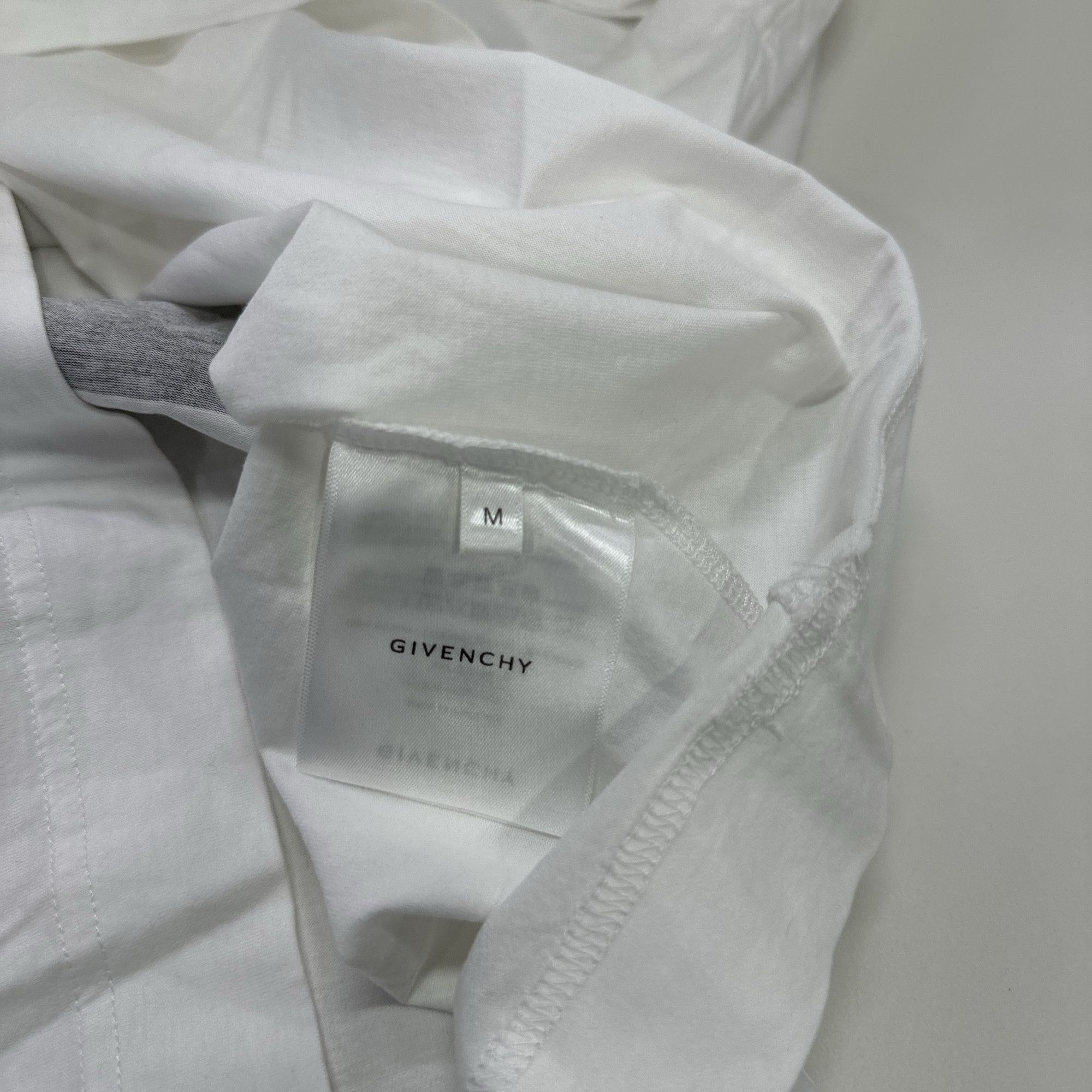 Givenchy Givenchy Logo T-Shirt M Size US M / EU 48-50 / 2 - 5 Thumbnail