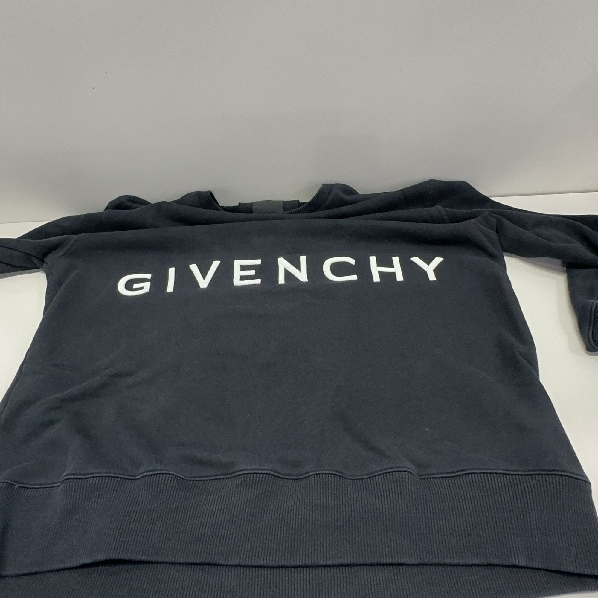 Givenchy Givenchy Logo Sweatshirt Size XXL Size US XXL / EU 58 / 5 - 9 Thumbnail