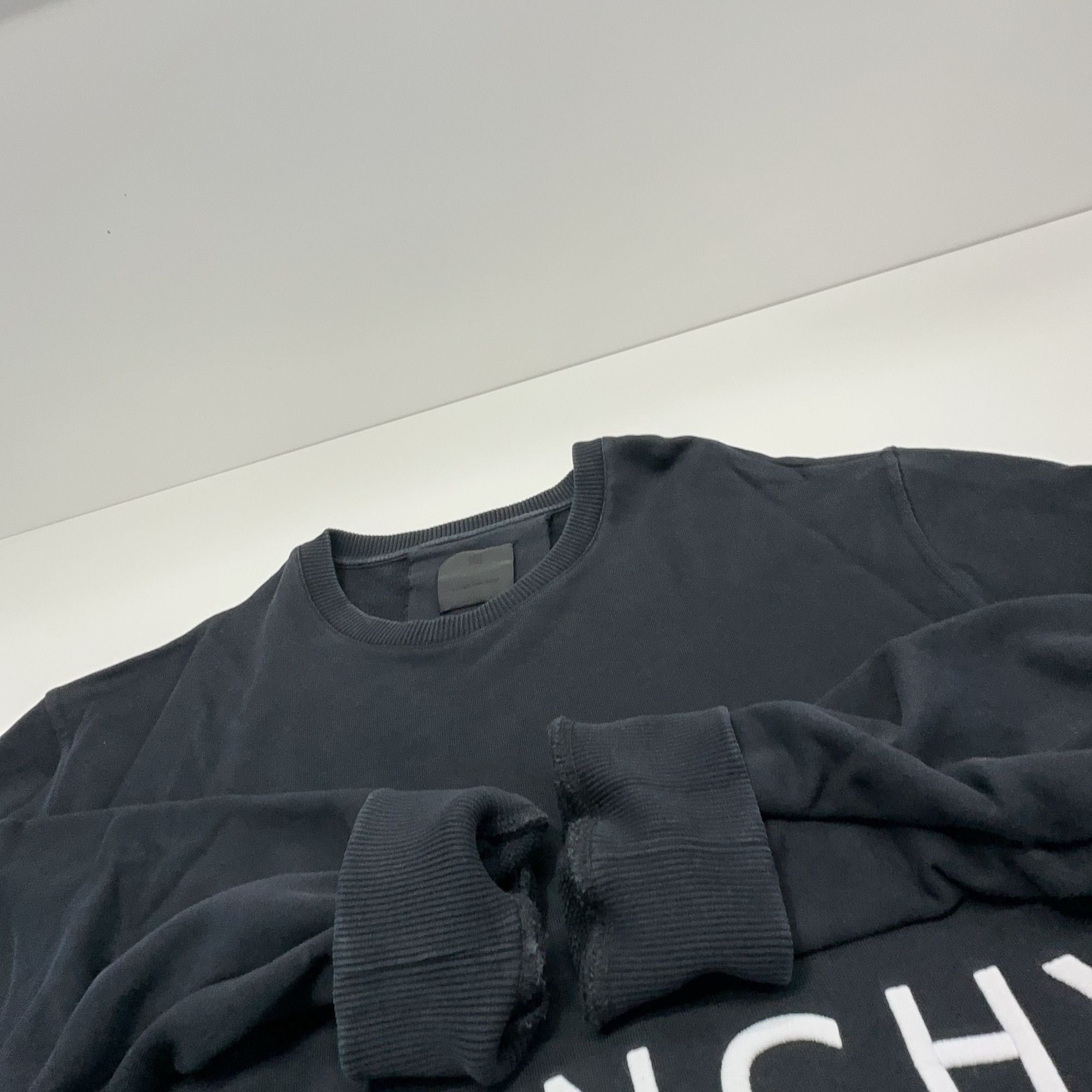 Givenchy Givenchy Logo Sweatshirt Size XXL Size US XXL / EU 58 / 5 - 13 Thumbnail