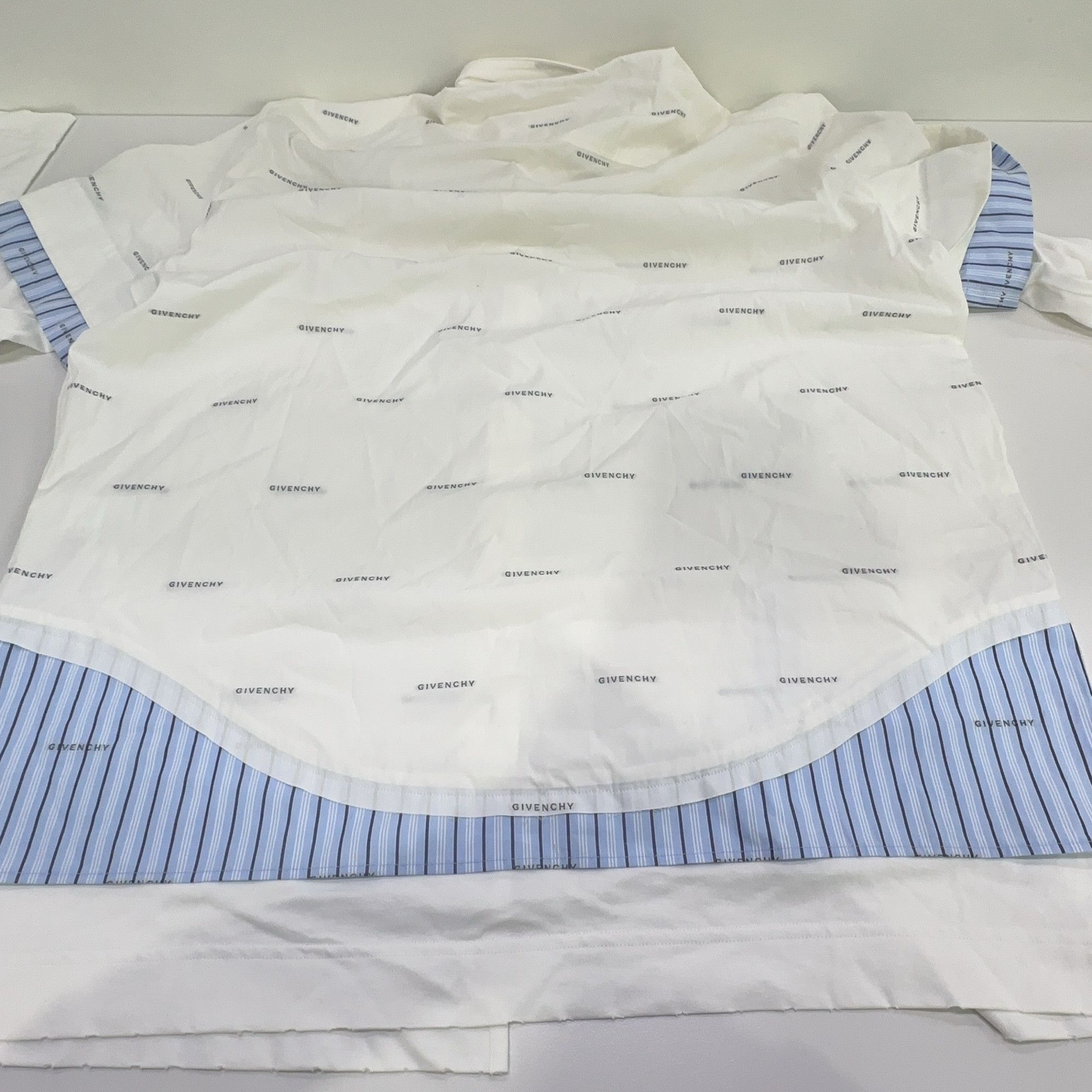 Givenchy Givenchy All-Over Logo Print Button Up Shirt Size 39 Size US M / EU 48-50 / 2 - 16 Thumbnail