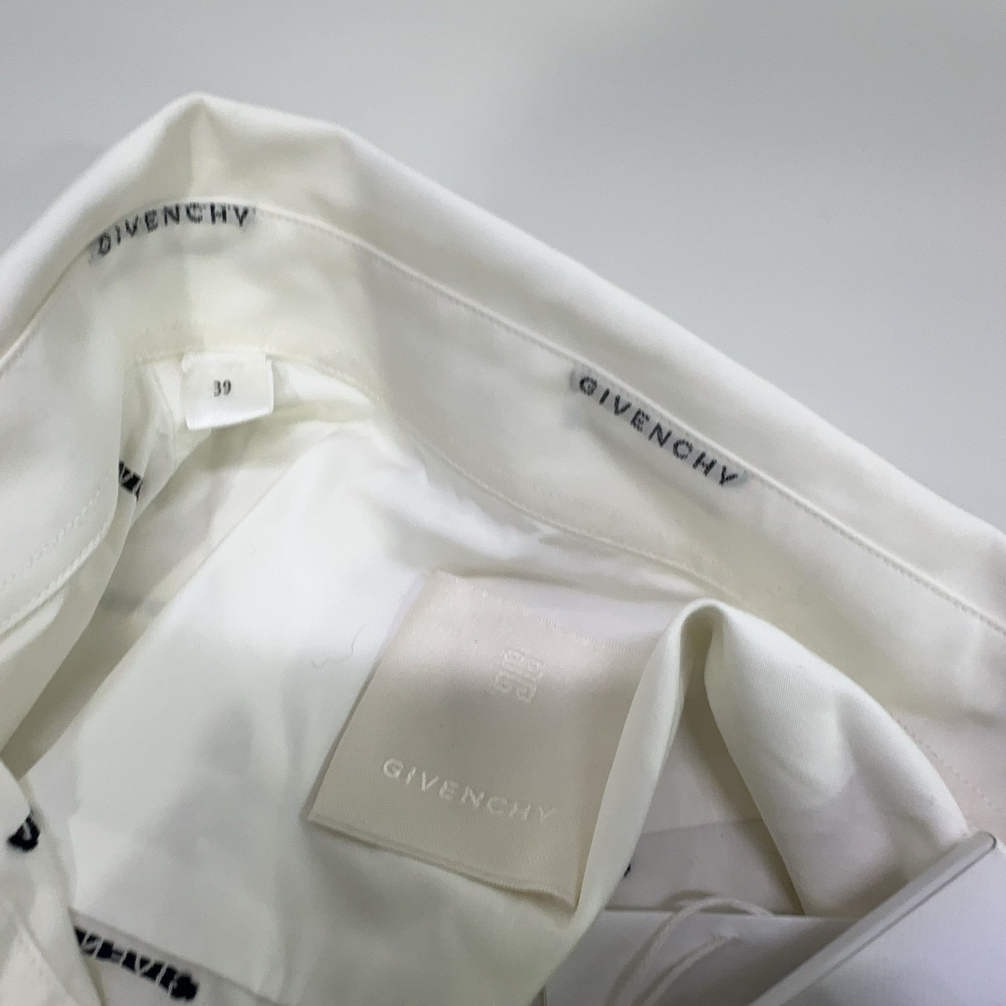 Givenchy Givenchy All-Over Logo Print Button Up Shirt Size 39 Size US M / EU 48-50 / 2 - 4 Thumbnail