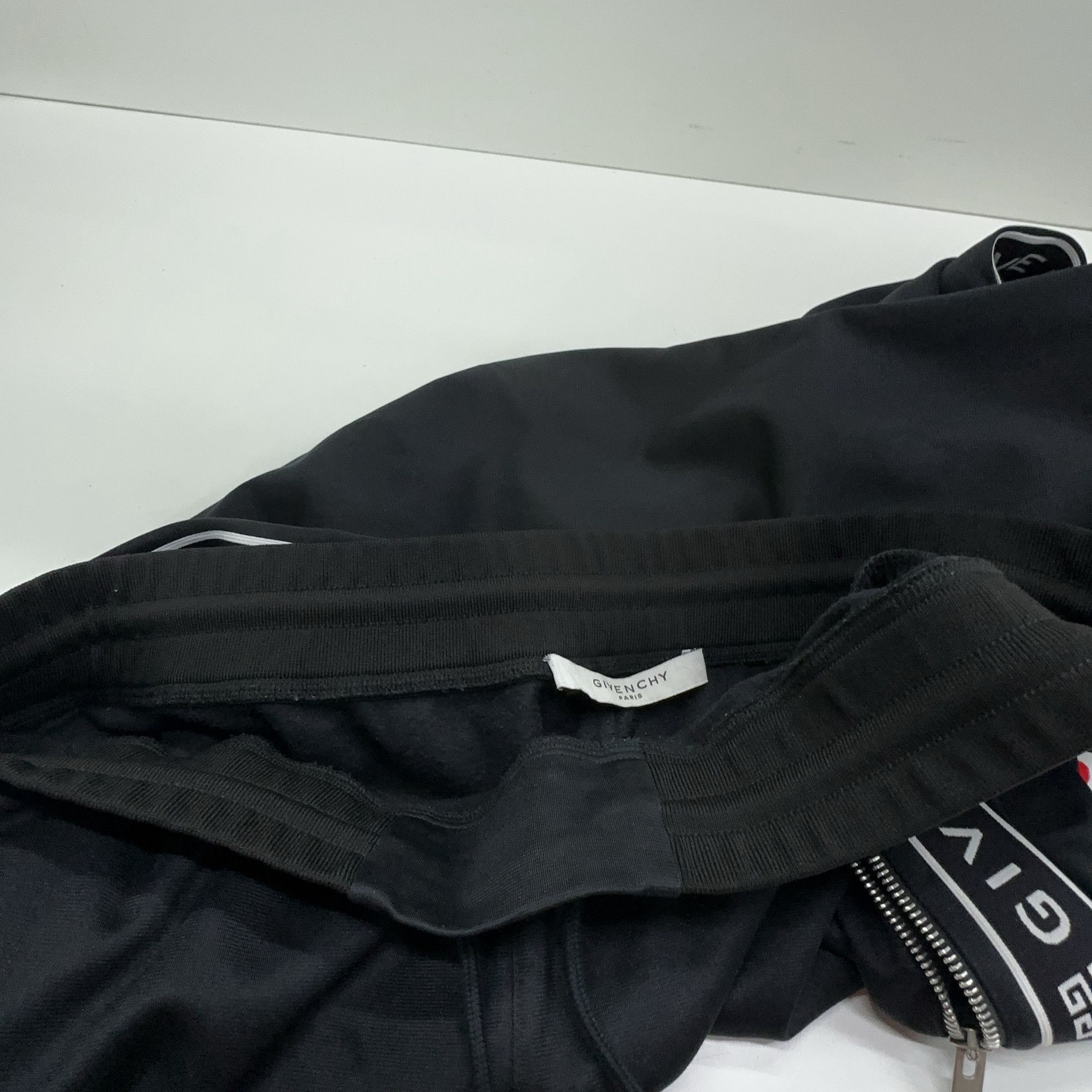 Givenchy Givenchy Logo Tape Sweatpants Size XL Size US 36 / EU 52 - 6 Thumbnail