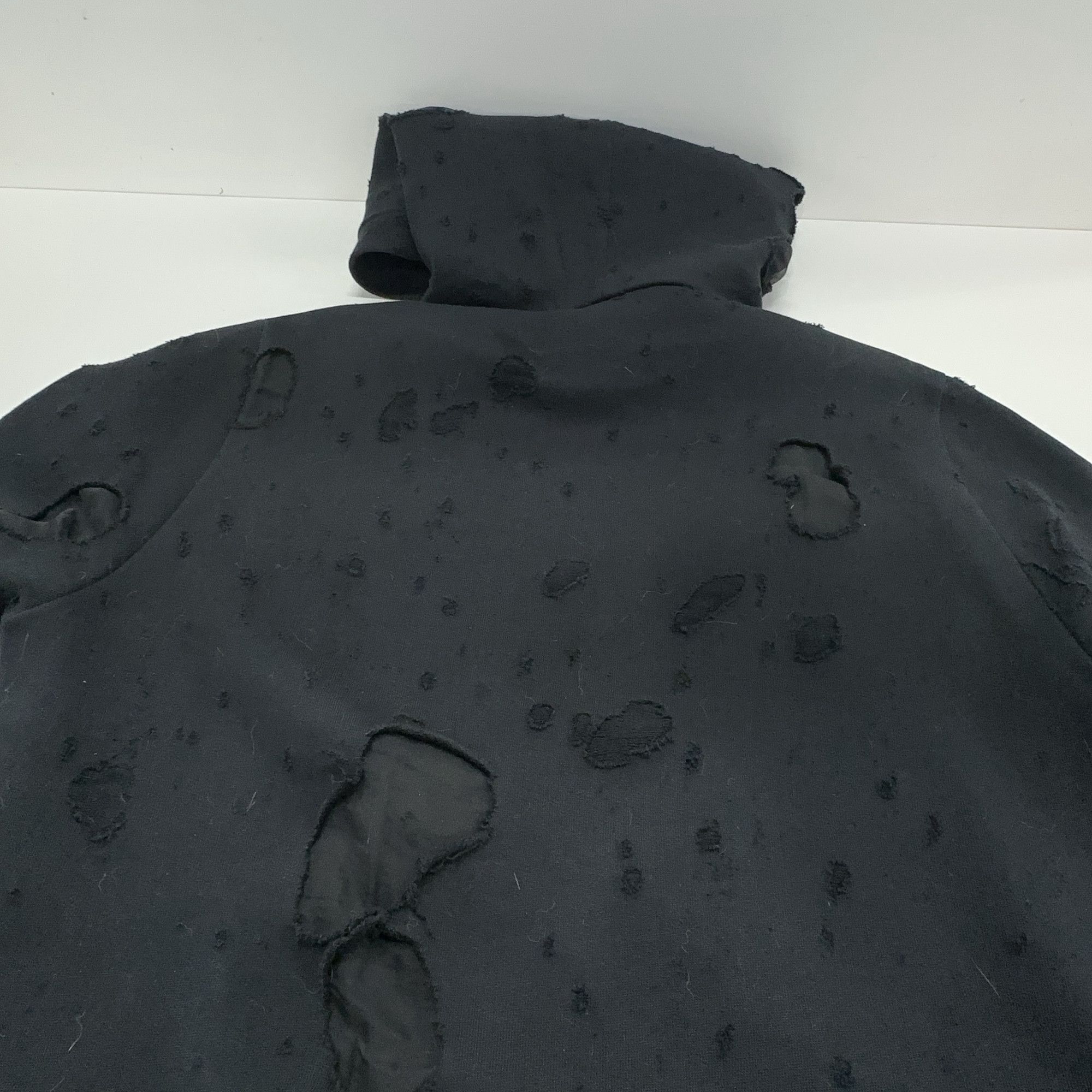Givenchy Givenchy Distressed Logo Hoodie Size S Size US S / EU 44-46 / 1 - 13 Thumbnail