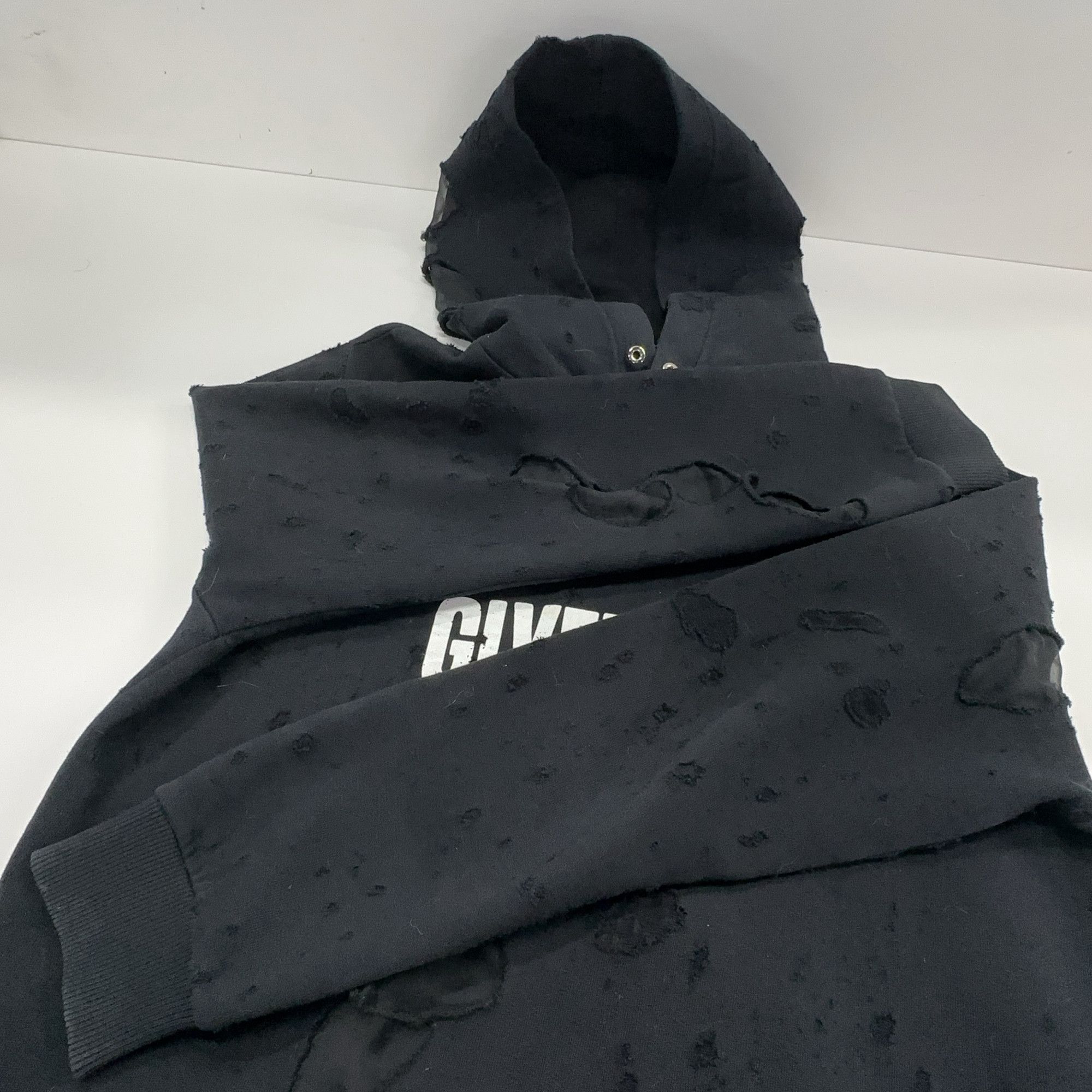 Givenchy Givenchy Distressed Logo Hoodie Size S Size US S / EU 44-46 / 1 - 11 Thumbnail