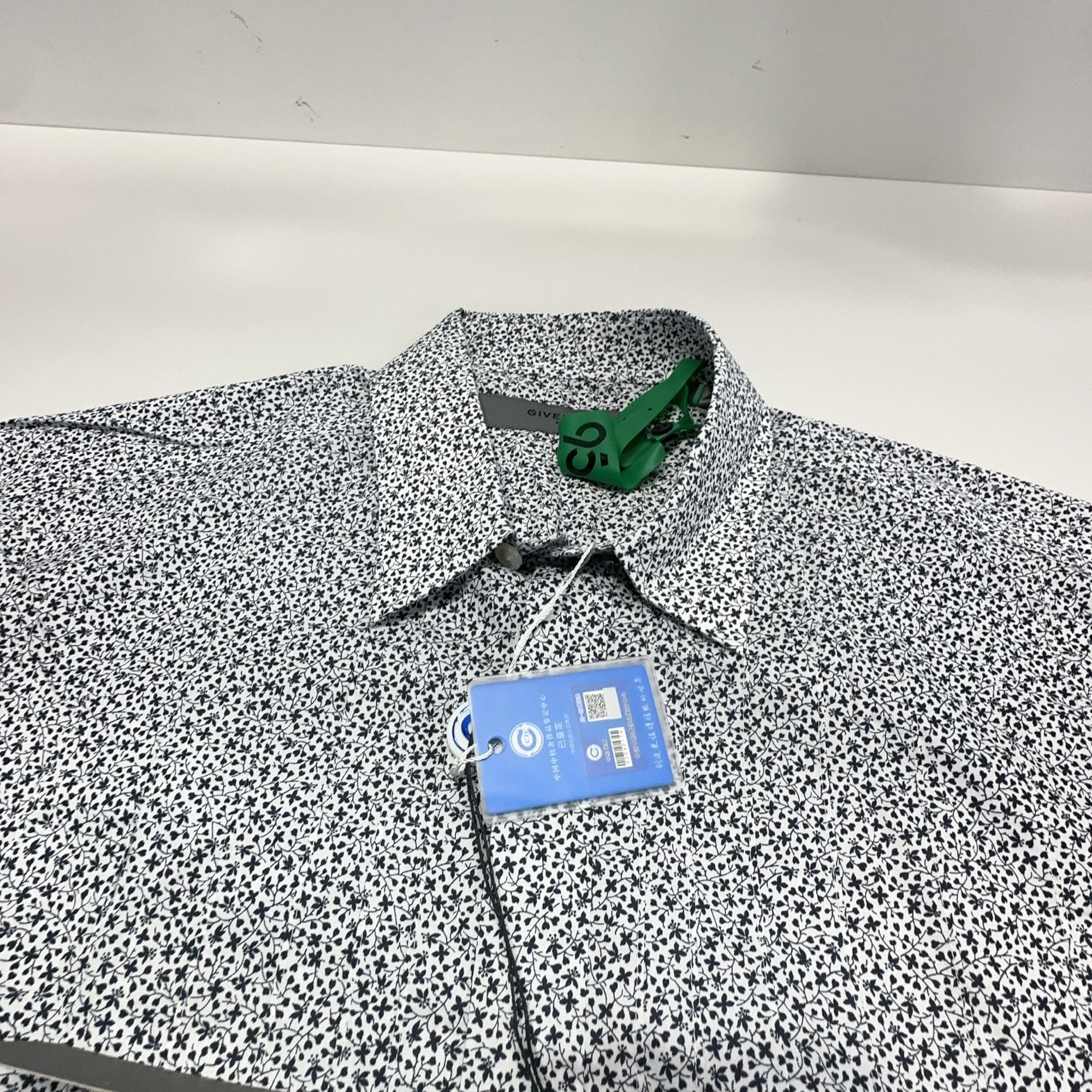 Givenchy Givenchy Floral Button Up Shirt Size L Size US XS / EU 42 / 0 - 6 Thumbnail