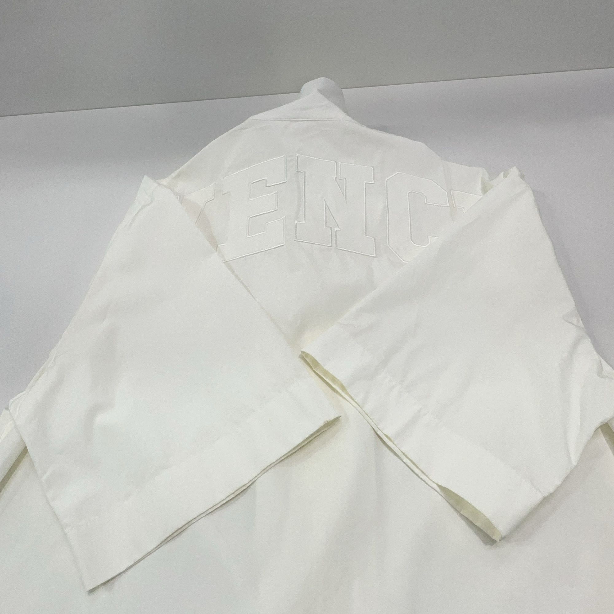 Givenchy Givenchy Logo Print Short Sleeve Shirt Size M Size US M / EU 48-50 / 2 - 12 Thumbnail