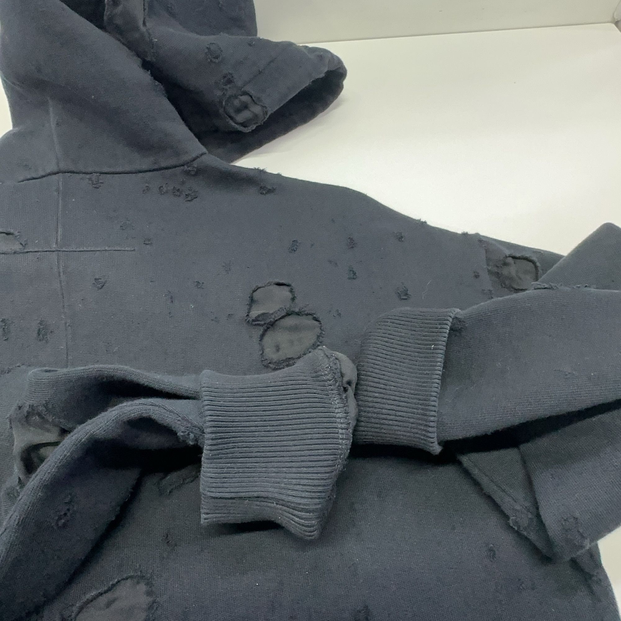 Givenchy Givenchy Distressed Logo Hoodie Size XS Size US XS / EU 42 / 0 - 13 Thumbnail