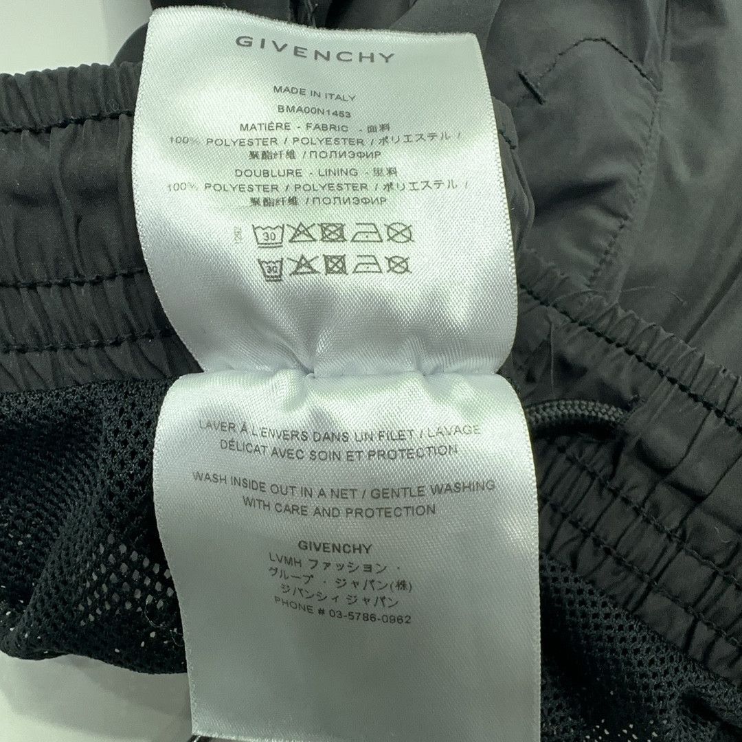 Givenchy Givenchy Logo Print Shorts Size S Size US 30 / EU 46 - 4 Thumbnail