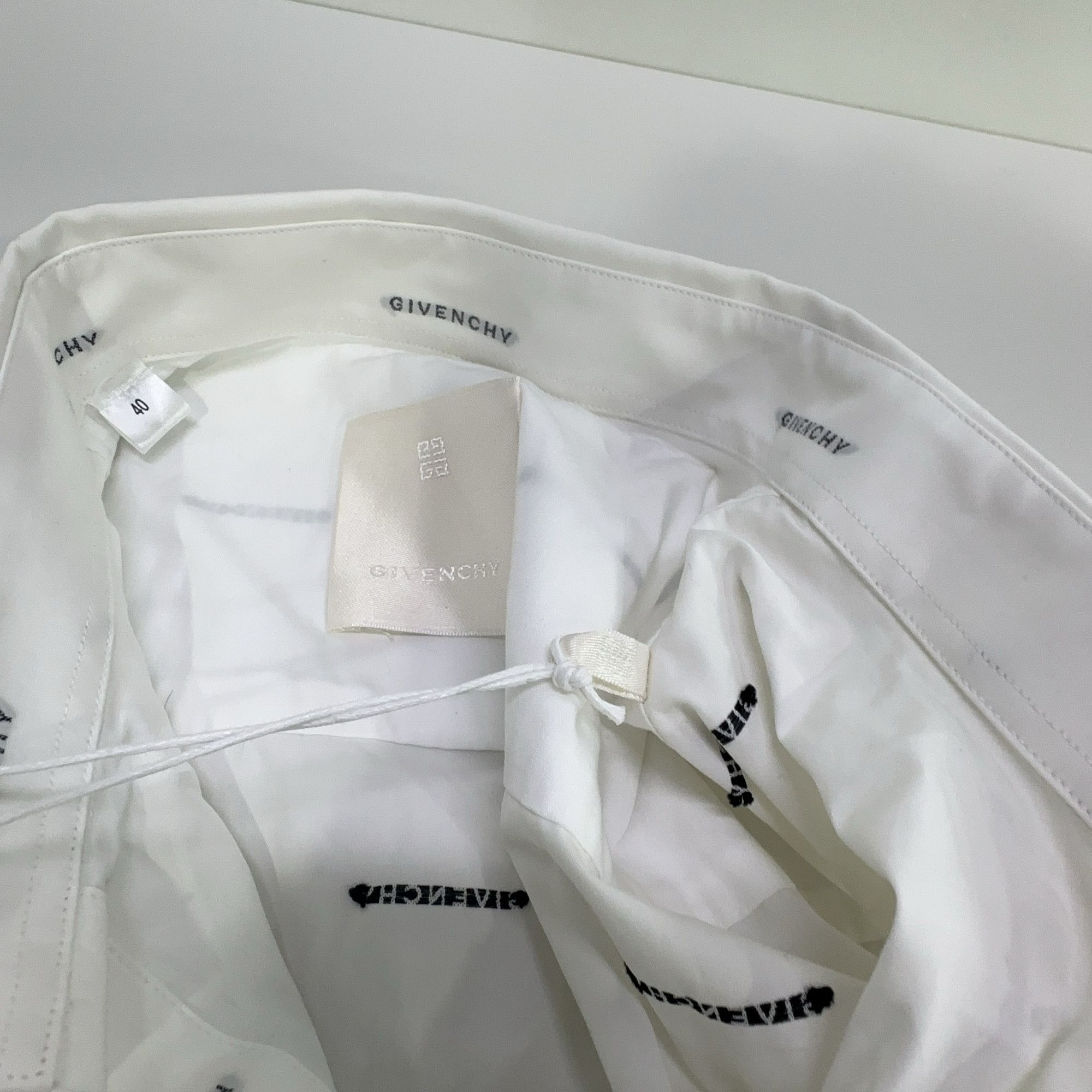 Givenchy Givenchy Logo Print Shirt Size M Size US XXS / EU 40 - 4 Thumbnail