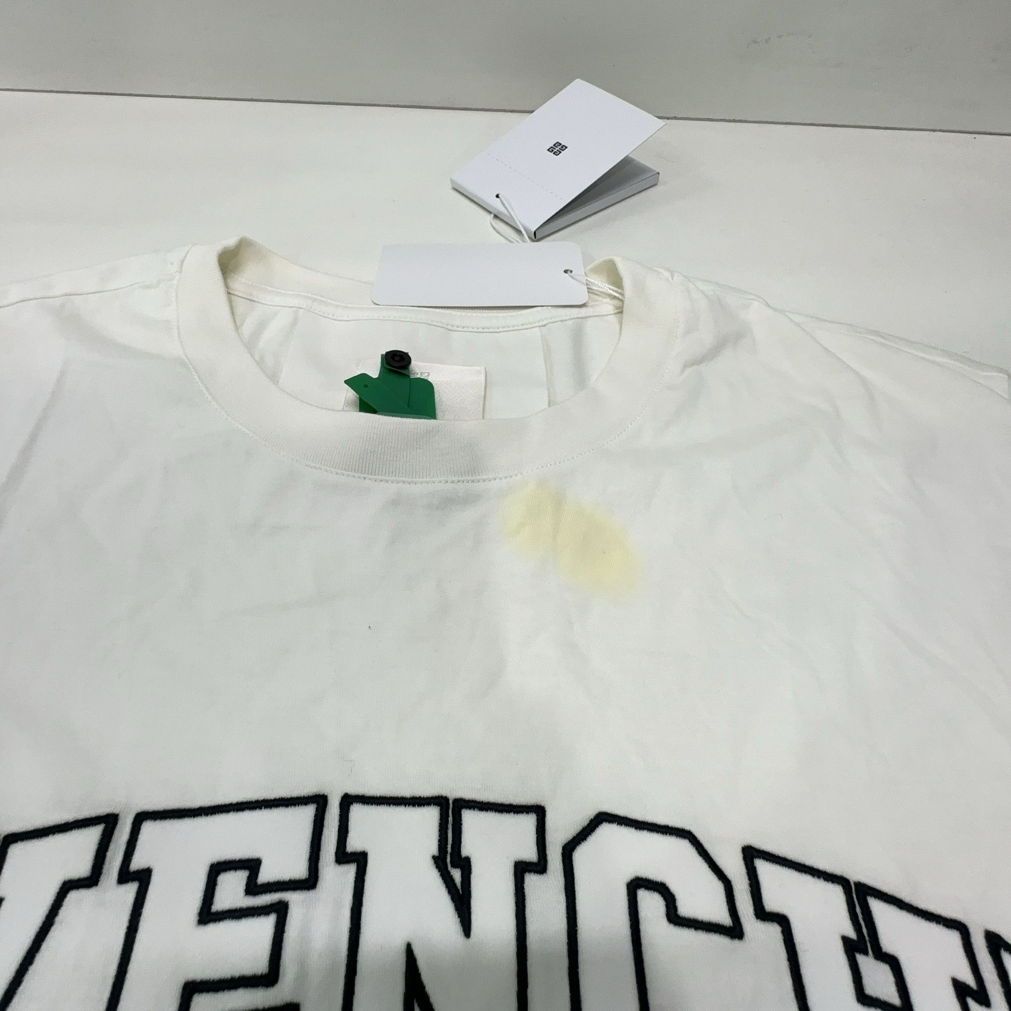 Givenchy Givenchy Logo Embroidery T-Shirt Size M Size US M / EU 48-50 / 2 - 7 Thumbnail