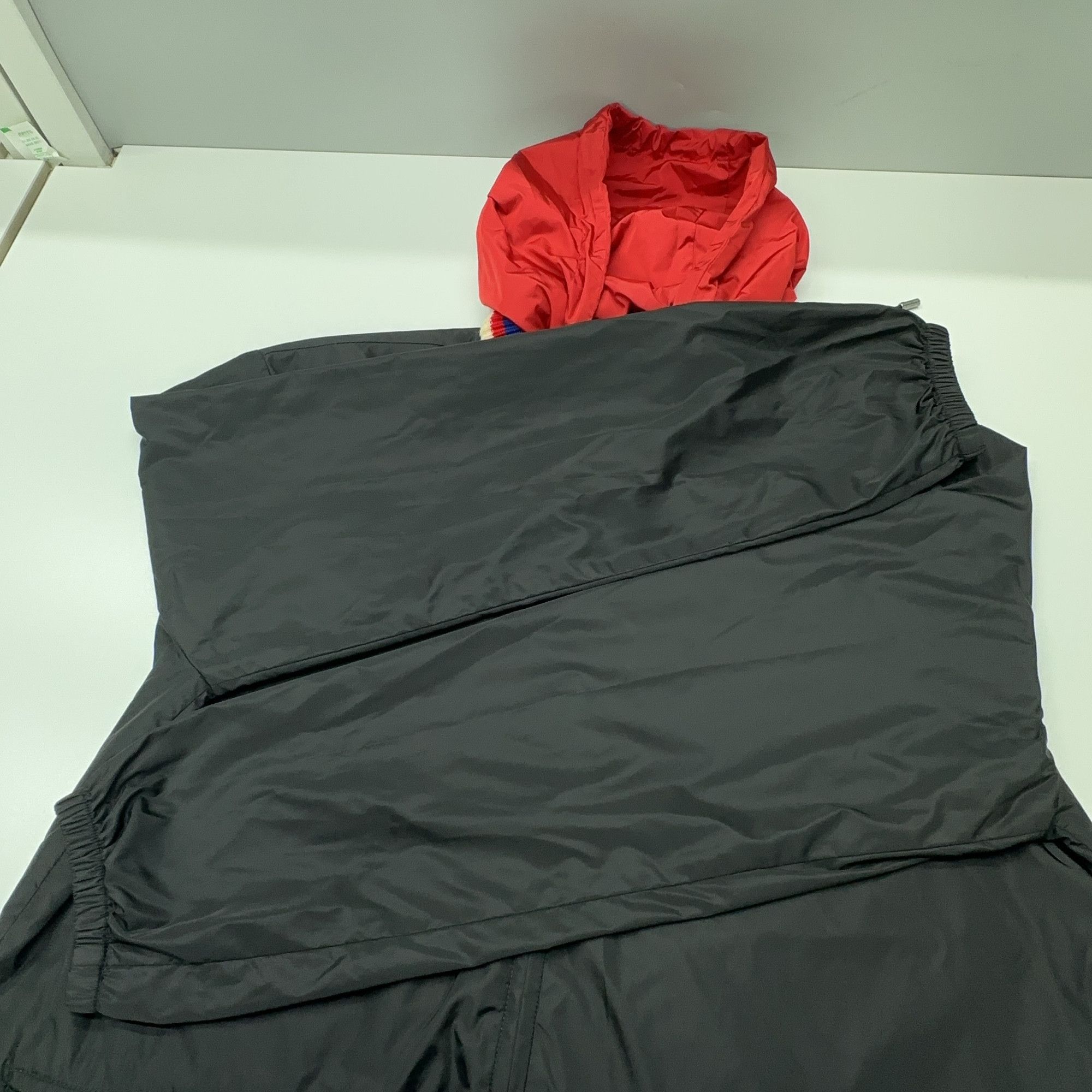 Gucci Gucci Logo Print Hooded Jacket Size 50 Size US M / EU 48-50 / 2 - 11 Thumbnail