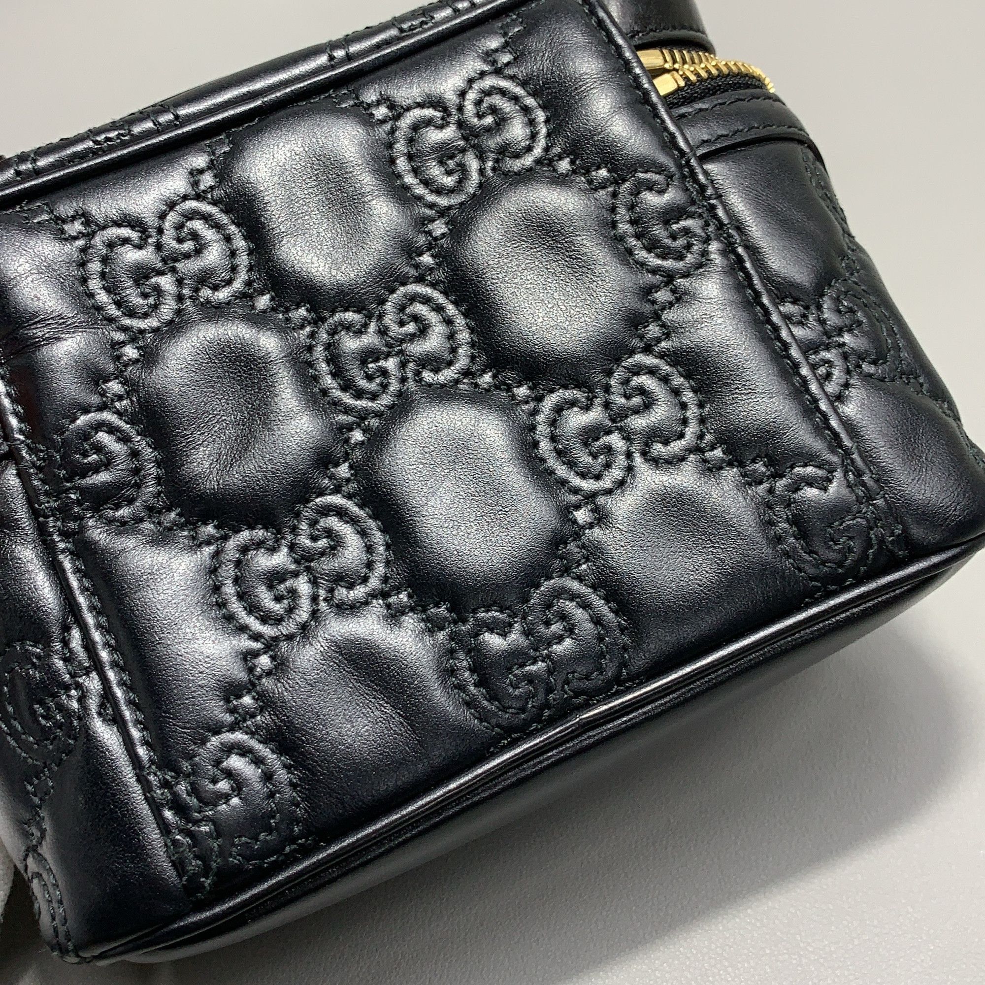 Gucci Gucci GG Matelassé Leather Mini Vanity Case ONE SIZE Size ONE SIZE - 8 Thumbnail