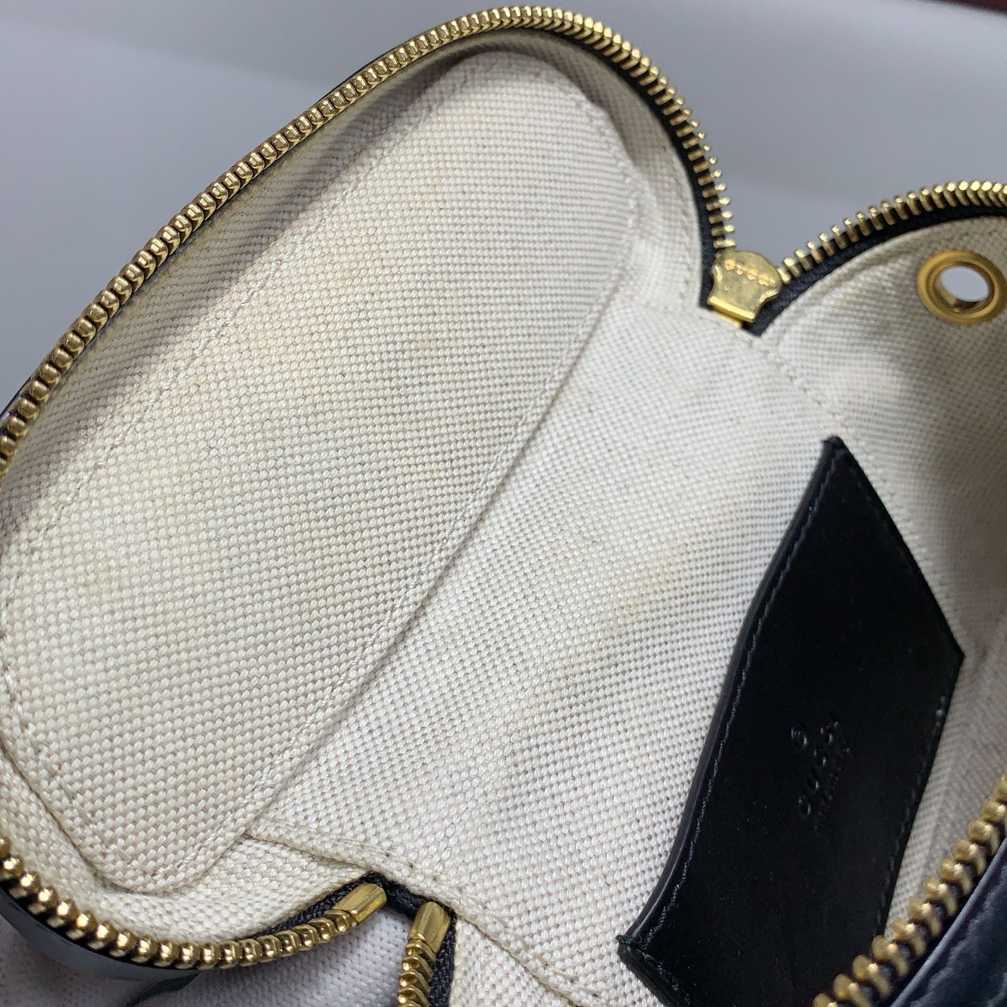 Gucci Gucci GG Matelassé Leather Mini Vanity Case ONE SIZE Size ONE SIZE - 13 Thumbnail