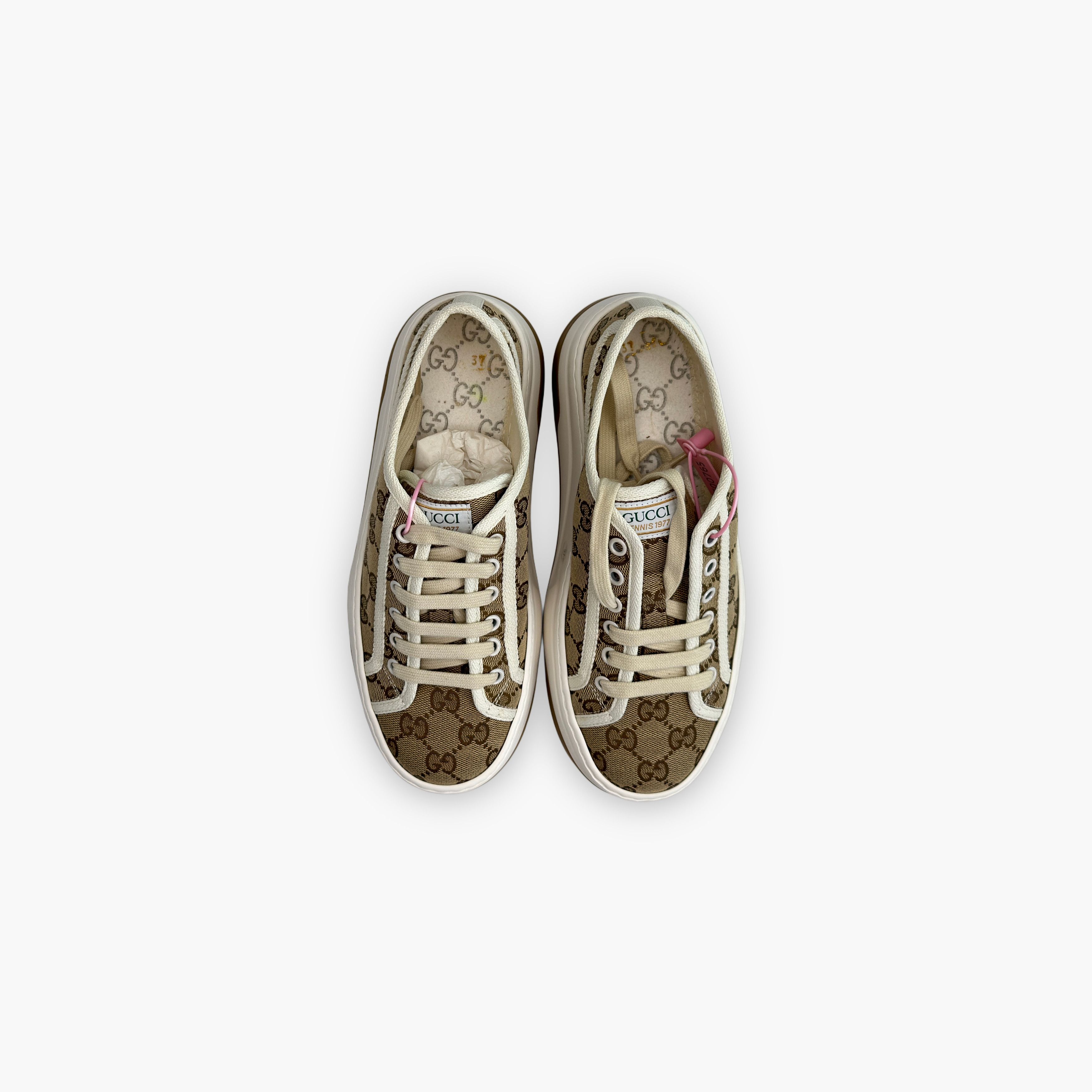 Gucci Gucci GG Canvas Low-Top Sneakers Size 37 Size US 7 / IT 37 - 9 Thumbnail