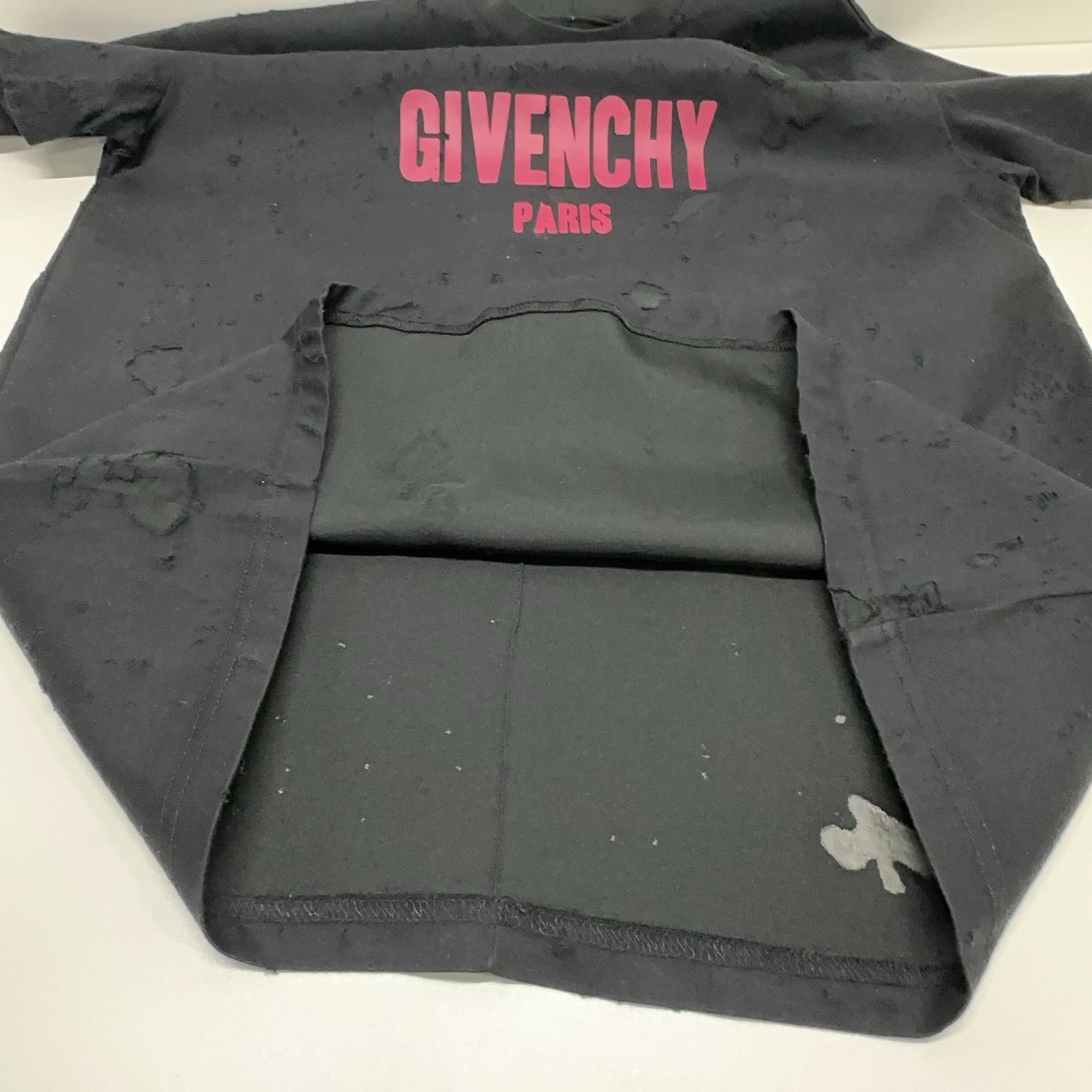 Givenchy Givenchy Distressed Logo T-Shirt Size XXS Size US XXS / EU 40 - 9 Thumbnail