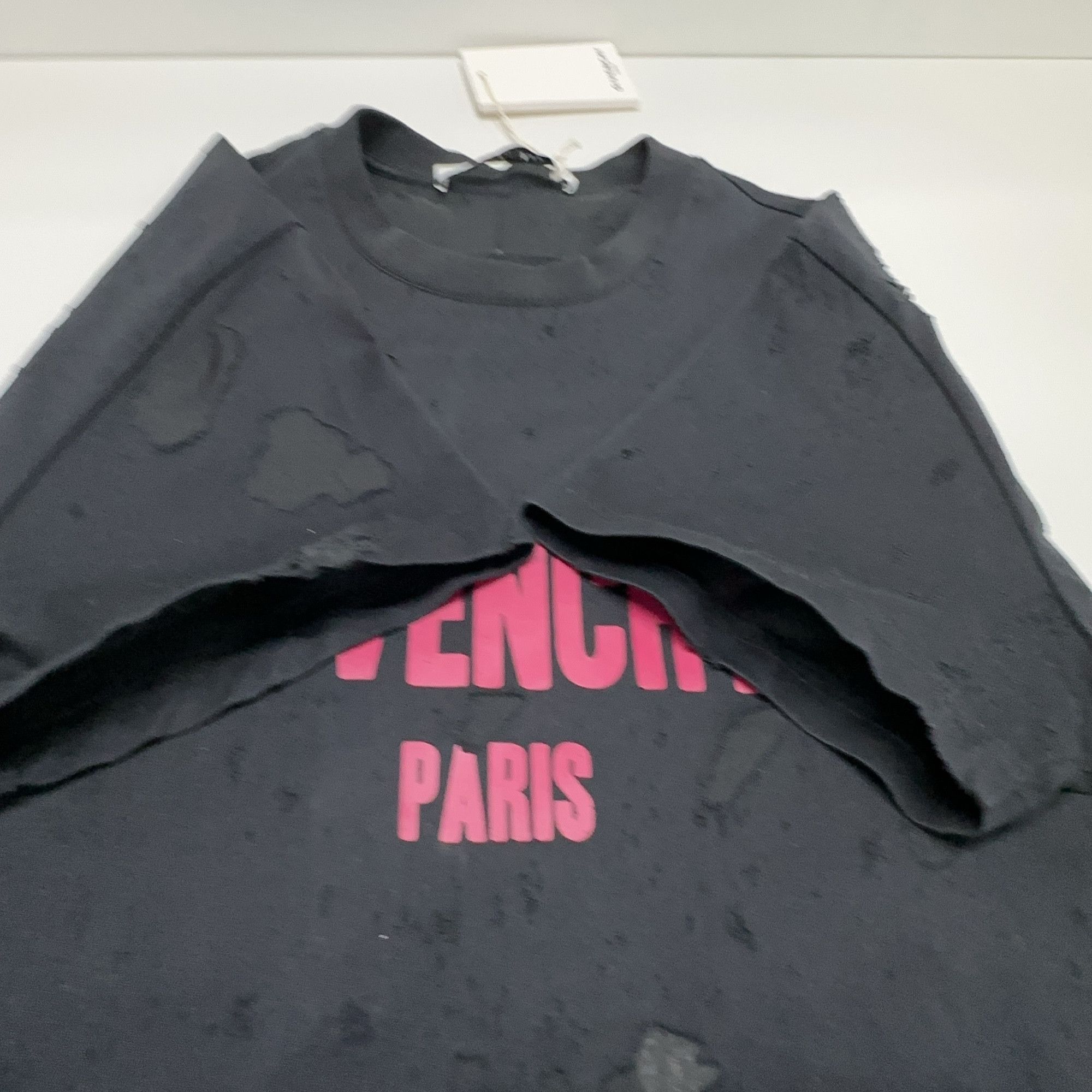 Givenchy Givenchy Distressed Logo T-Shirt Size XXS Size US XXS / EU 40 - 10 Thumbnail