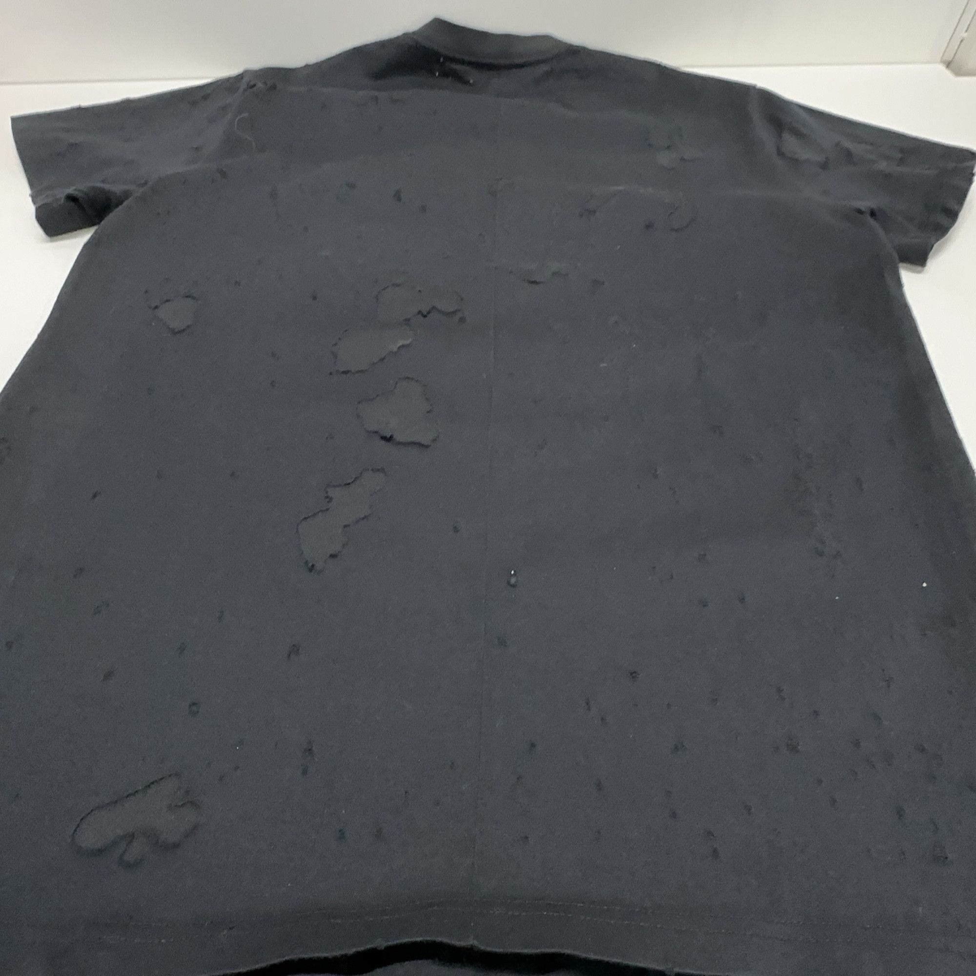 Givenchy Givenchy Distressed Logo T-Shirt Size XXS Size US XXS / EU 40 - 11 Thumbnail