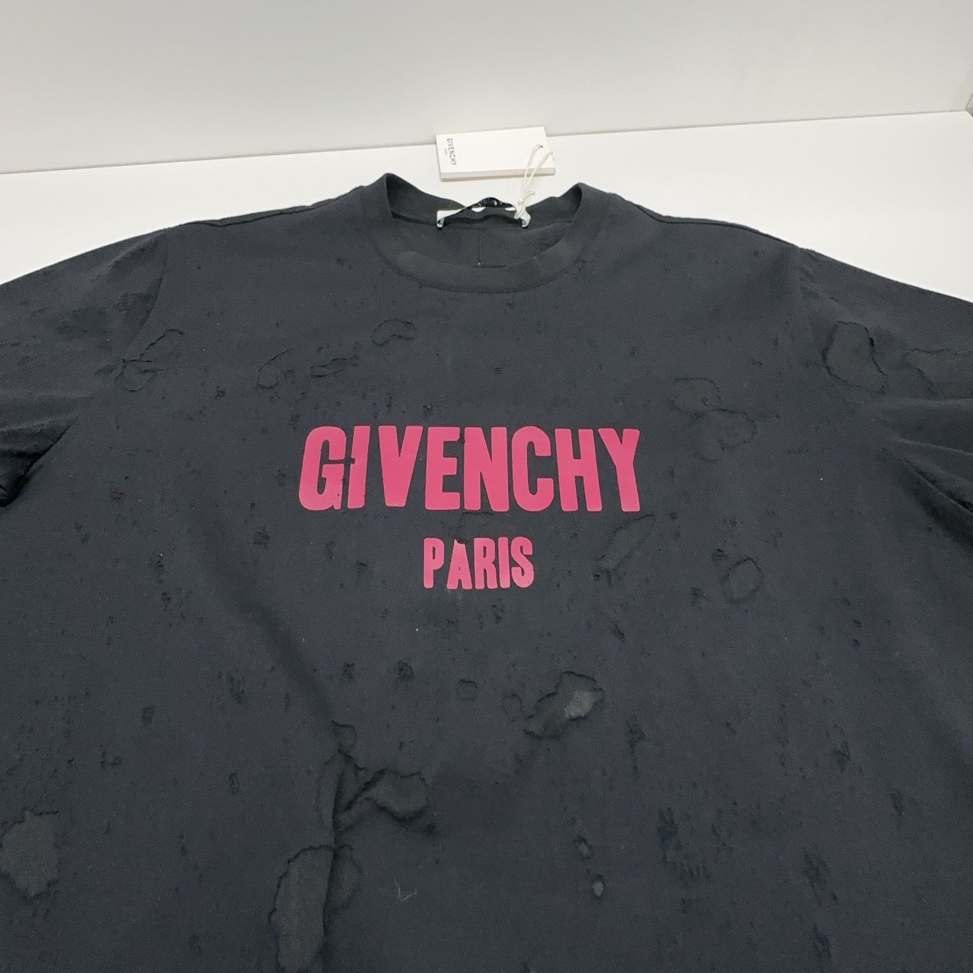 Givenchy Givenchy Distressed Logo T-Shirt Size XXS Size US XXS / EU 40 - 7 Thumbnail