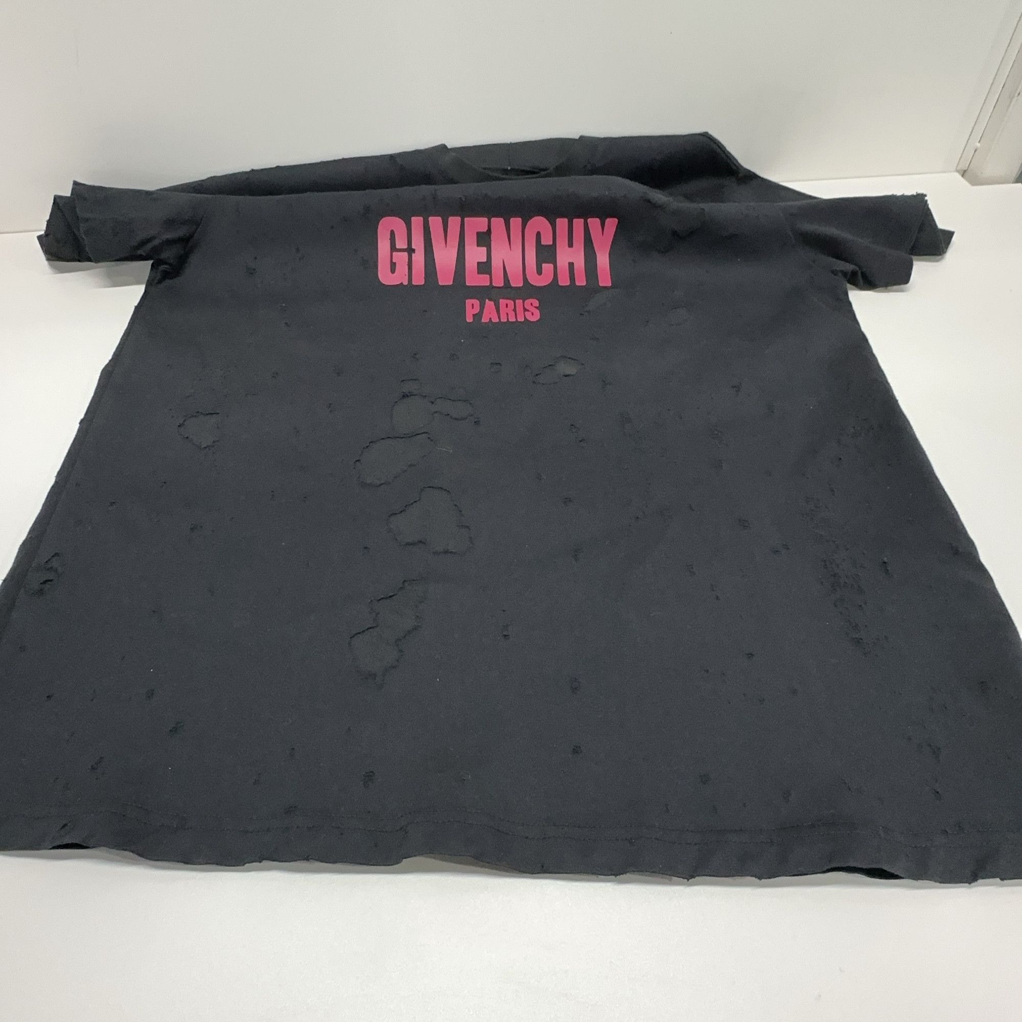 Givenchy Givenchy Distressed Logo T-Shirt Size XXS Size US XXS / EU 40 - 8 Thumbnail