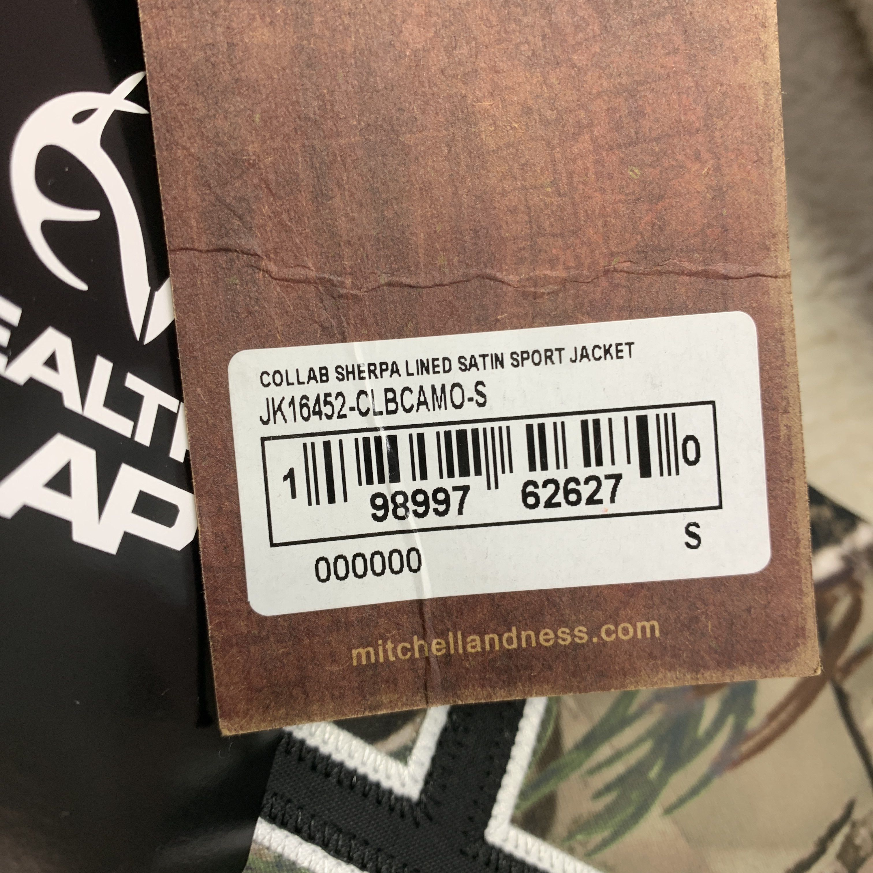 Supreme Supreme x Mitchell & Ness Camo Hooded Varsity Jacket S Size US S / EU 44-46 / 1 - 4 Thumbnail