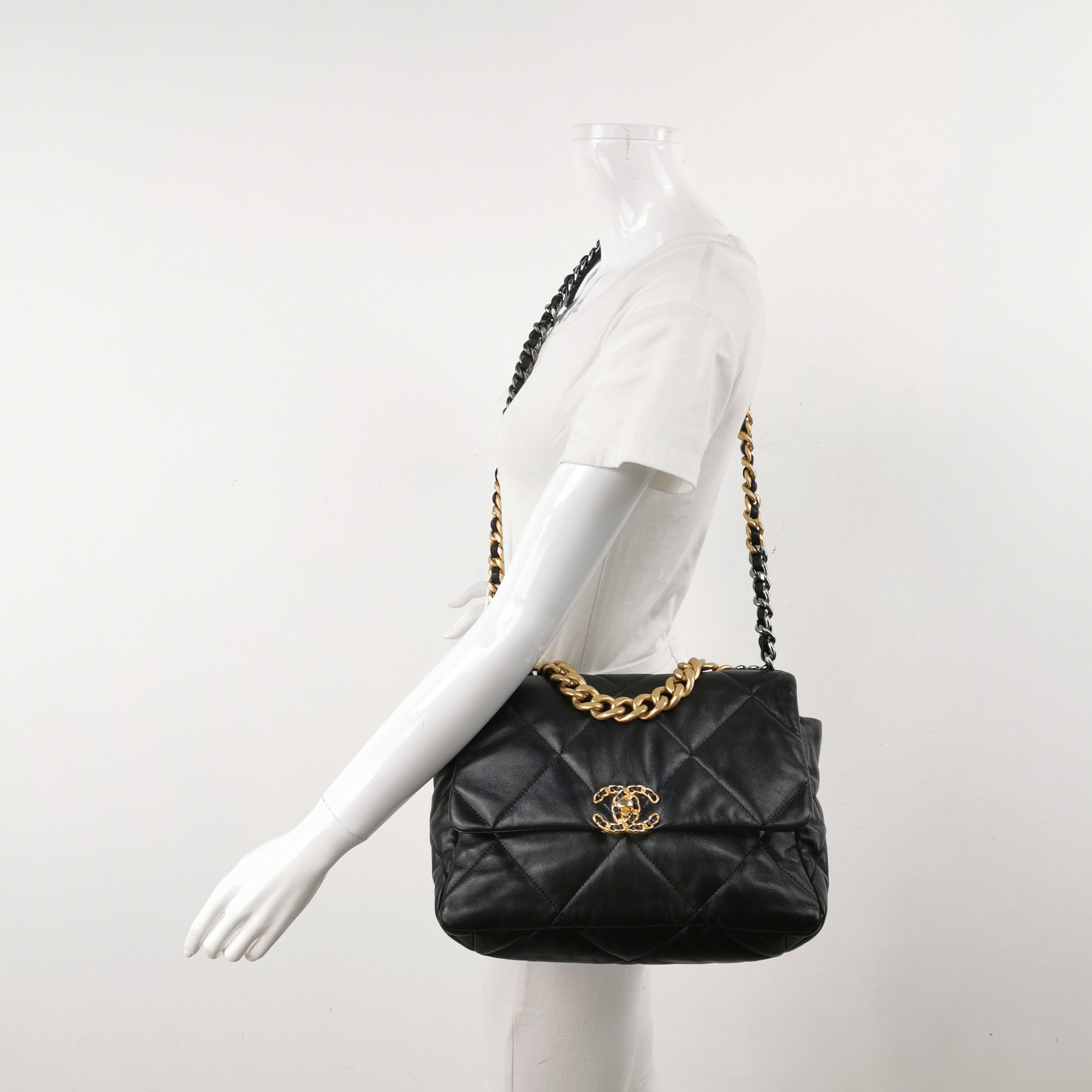 Chanel Chanel Women os Shoulder Bags Size ONE SIZE - 2 Thumbnail