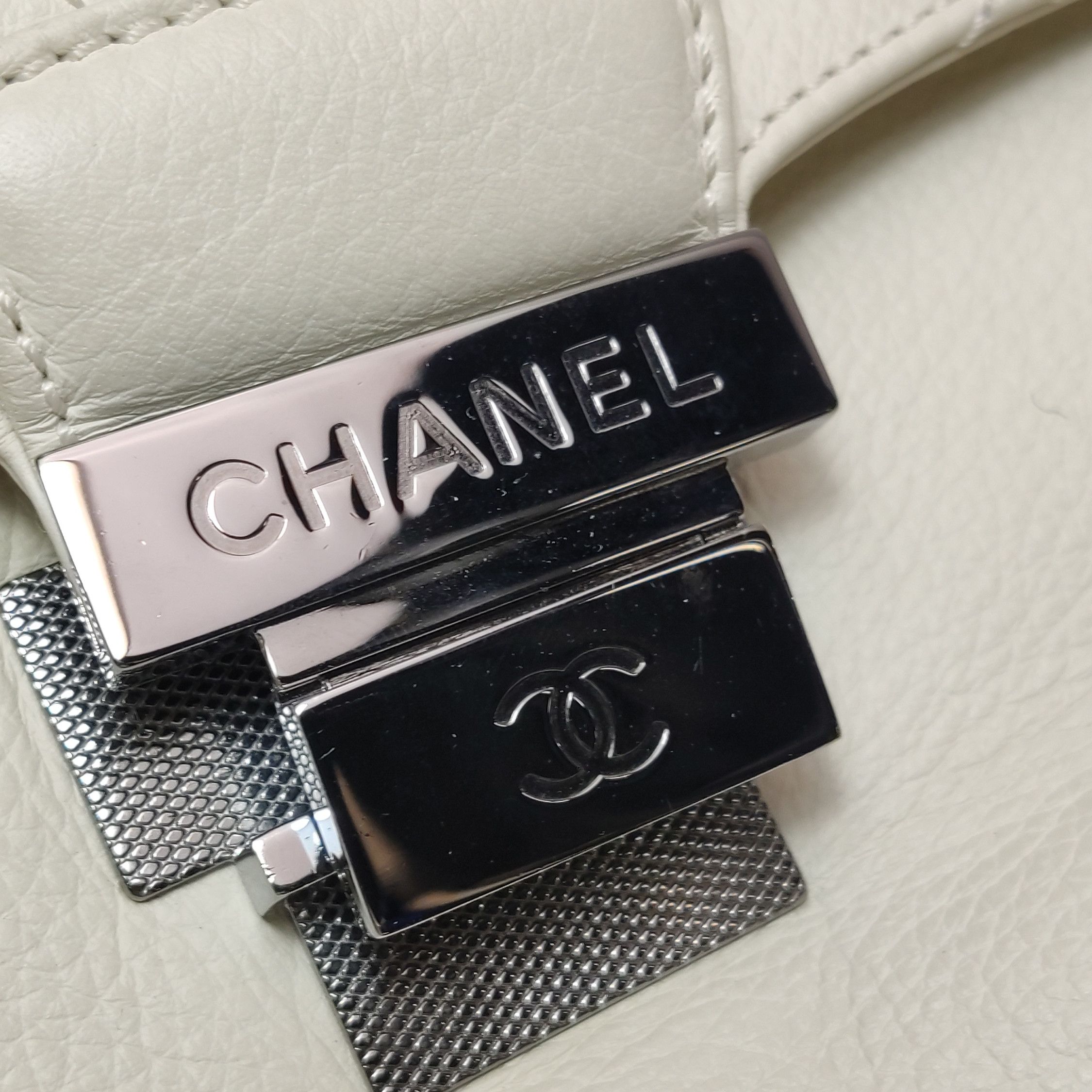 Chanel Chanel Women os Shoulder Bags Size ONE SIZE - 15 Thumbnail
