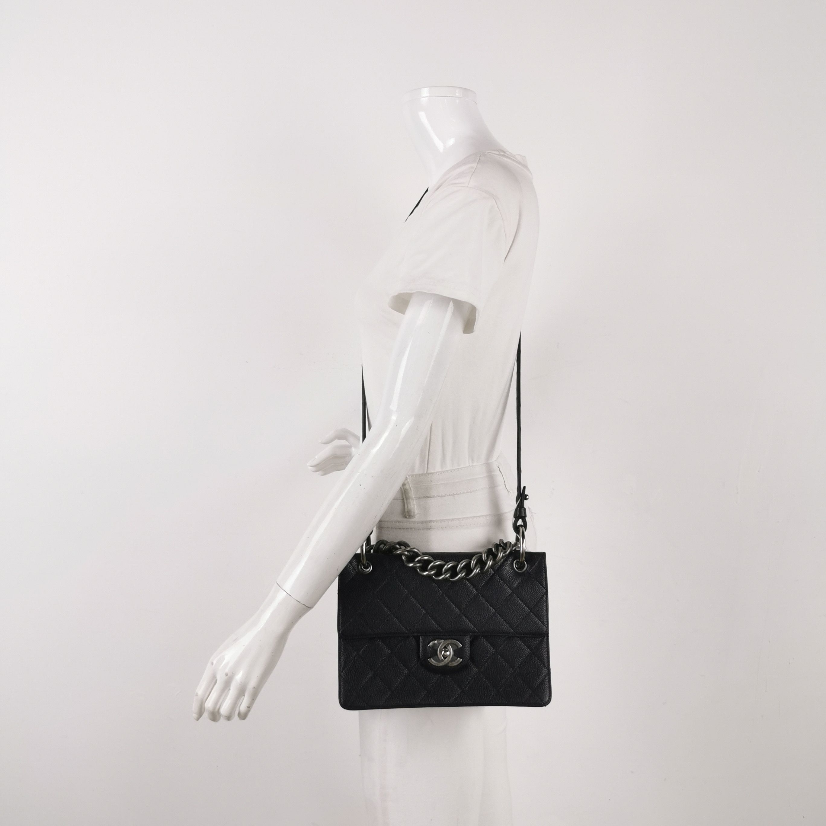Chanel Chanel Women os Shoulder Bags Size ONE SIZE - 2 Thumbnail