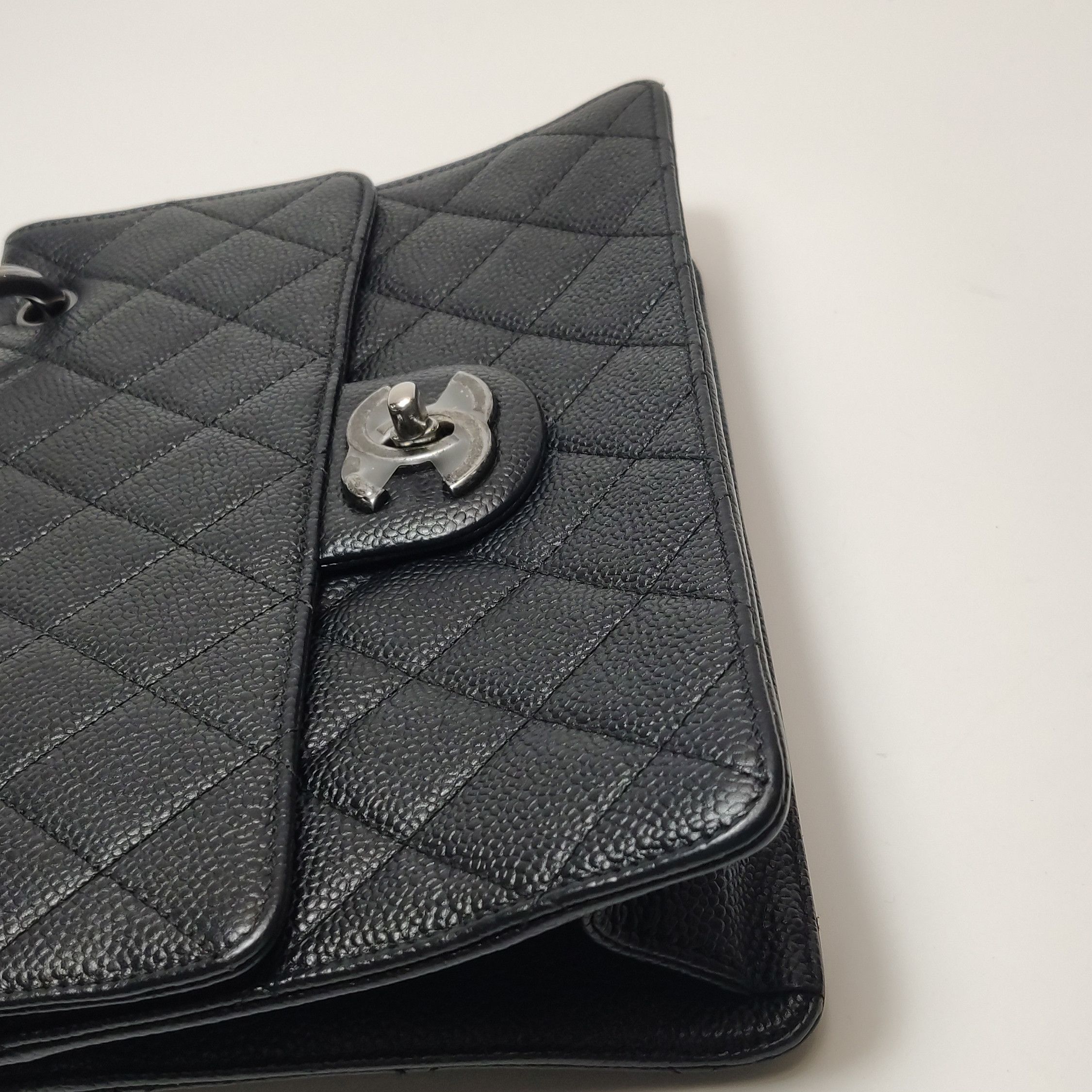 Chanel Chanel Women os Shoulder Bags Size ONE SIZE - 21 Thumbnail