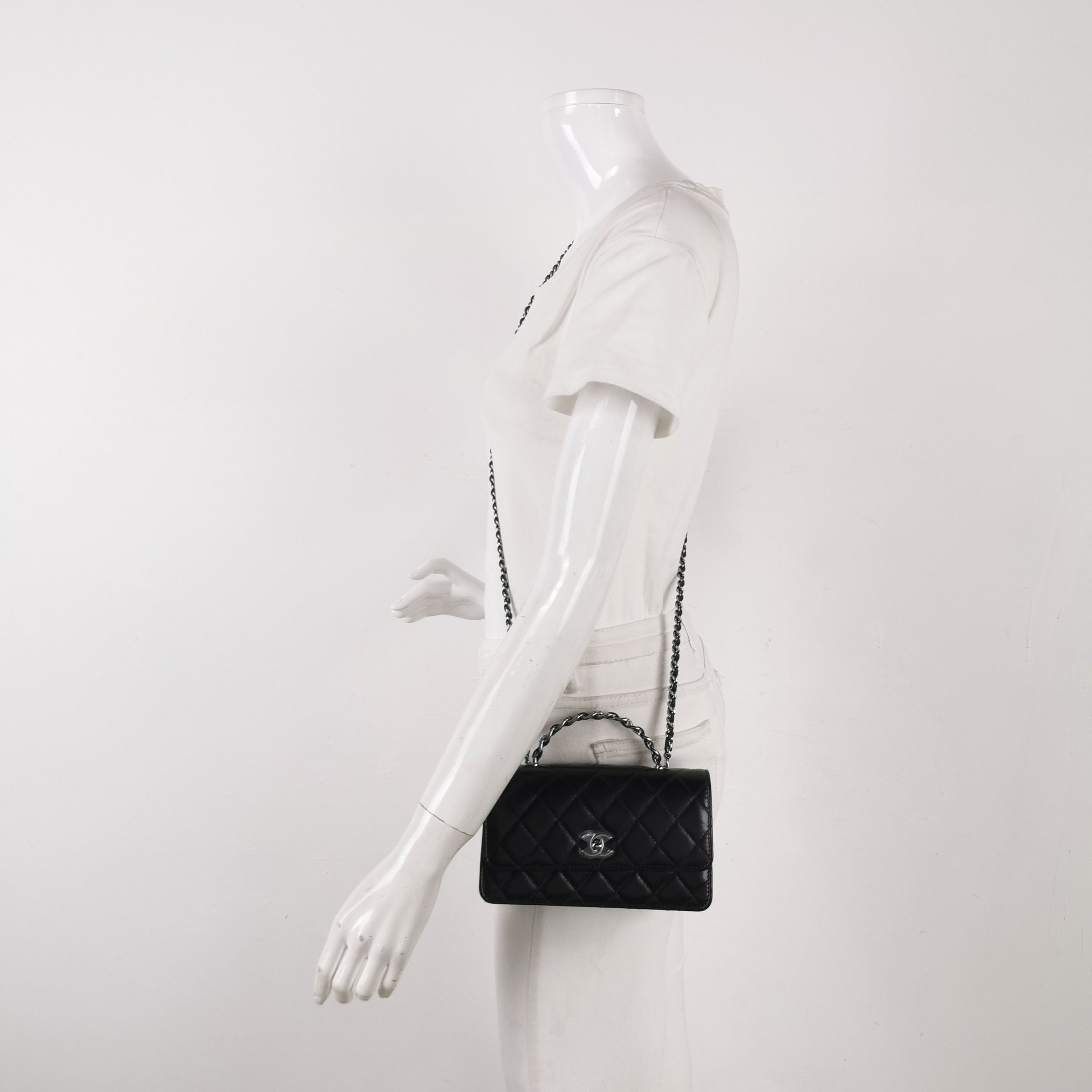 Chanel Chanel Women os Crossbody Bags Size ONE SIZE - 2 Thumbnail