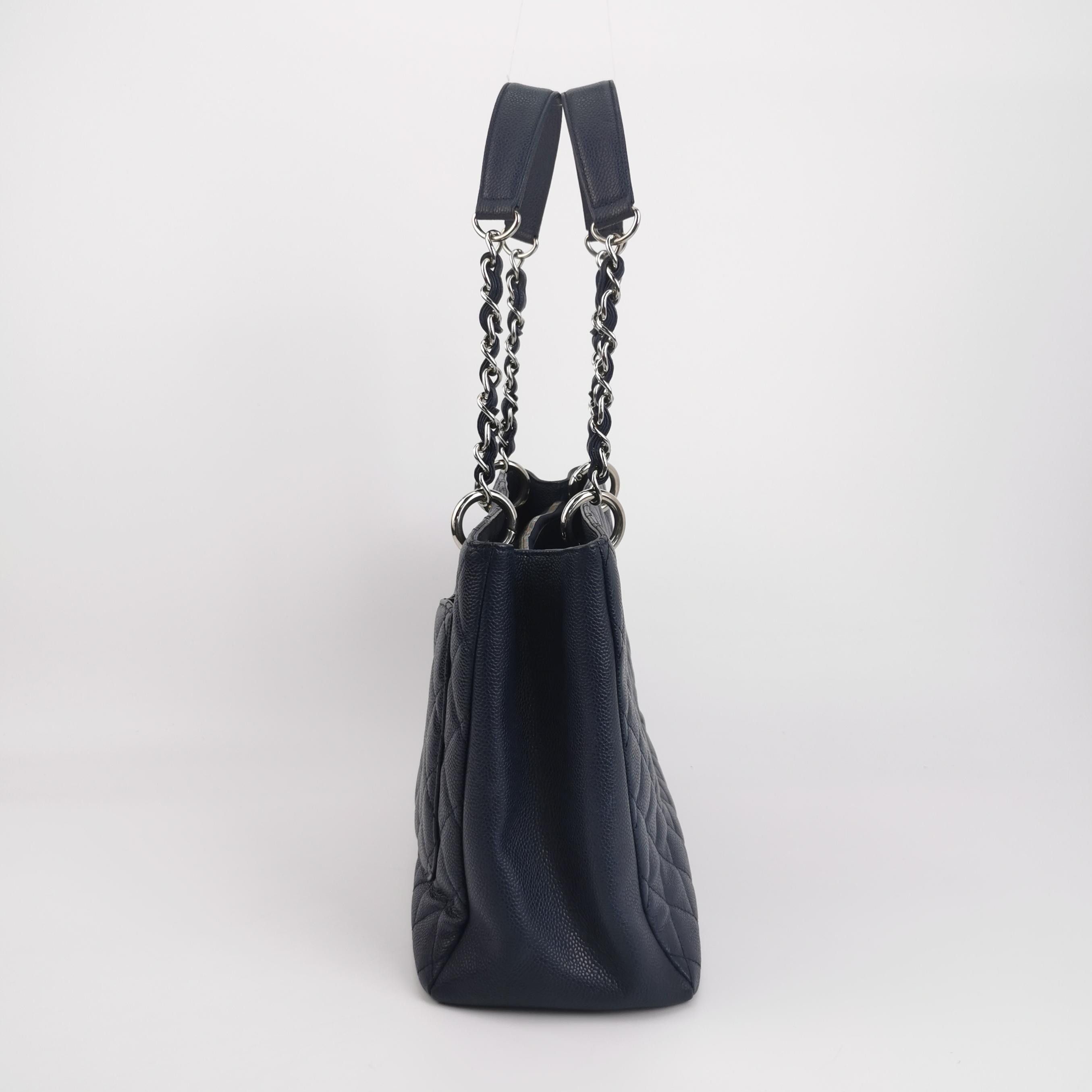 Chanel Chanel Women os Shoulder Bags Size ONE SIZE - 4 Thumbnail