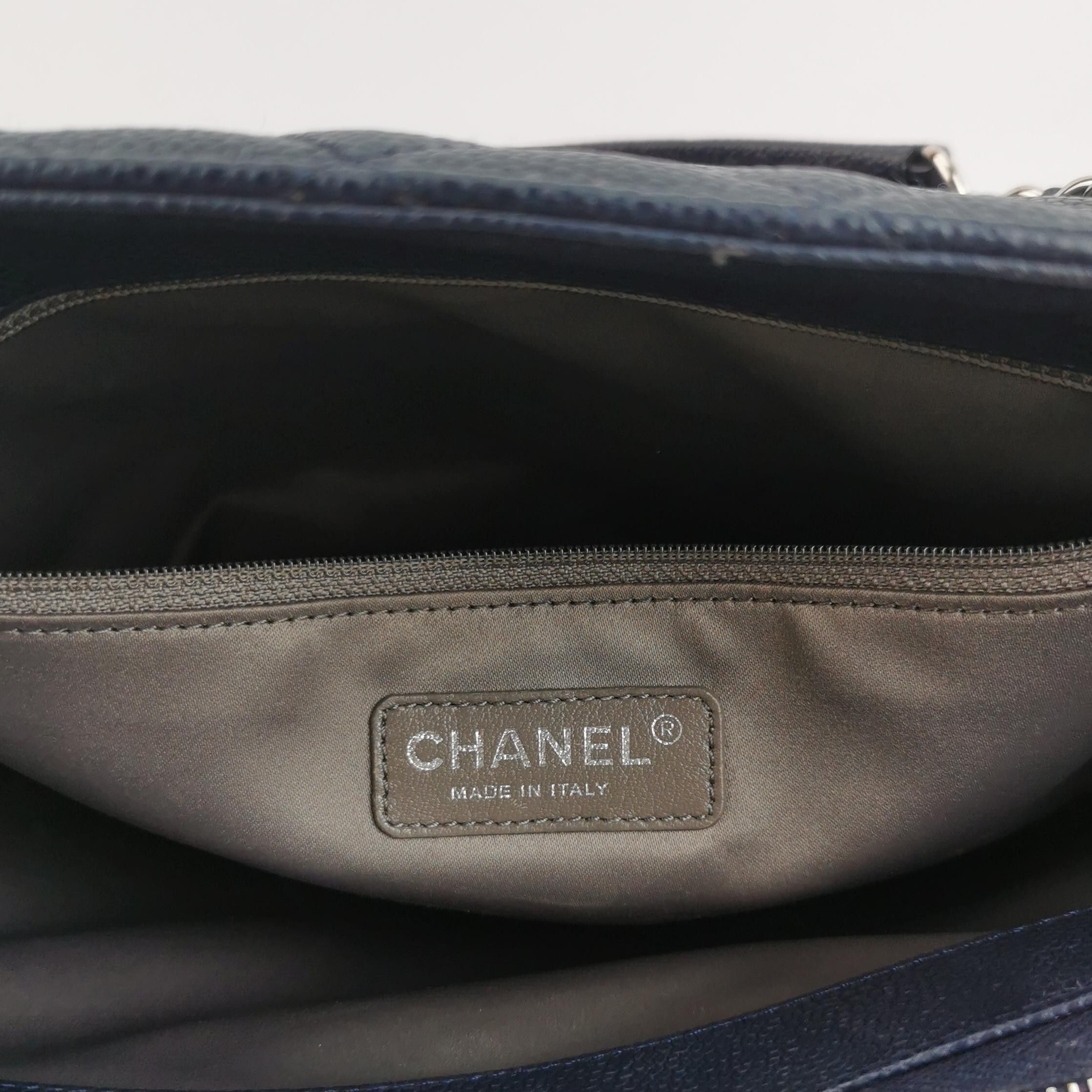 Chanel Chanel Women os Shoulder Bags Size ONE SIZE - 8 Thumbnail
